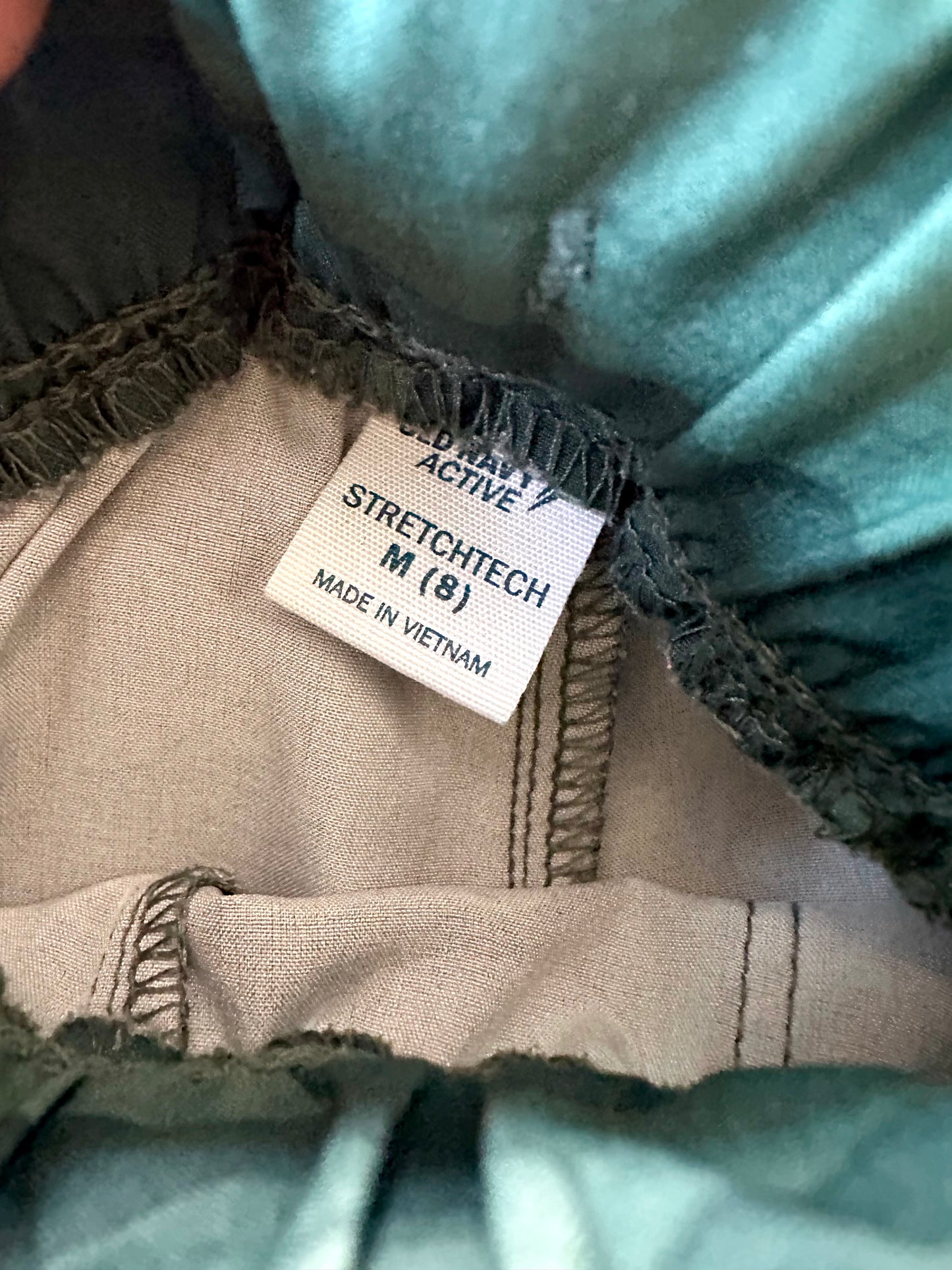 Green Camo Active Pants / 8 years