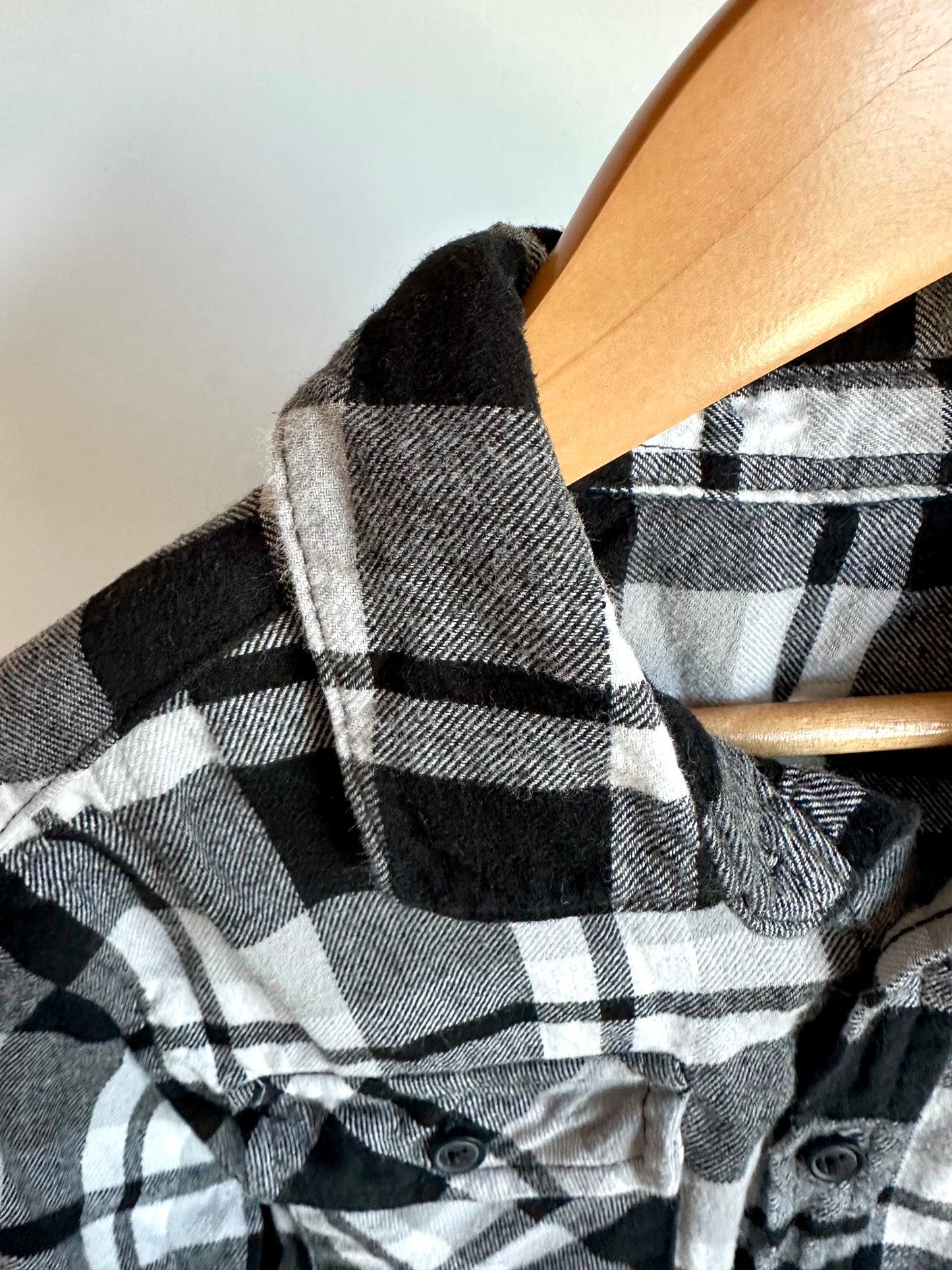 Black Plaid Flannel / 7-8 years