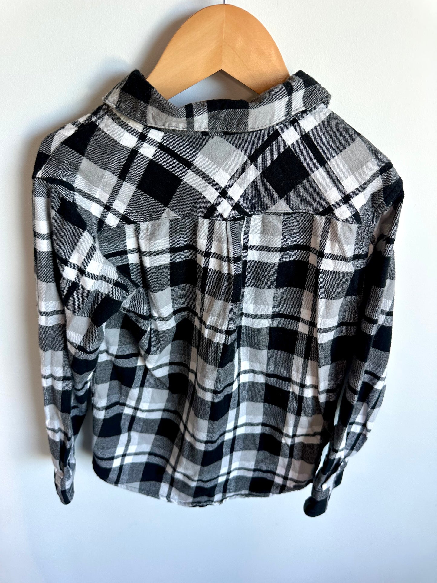 Black Plaid Flannel / 7-8 years