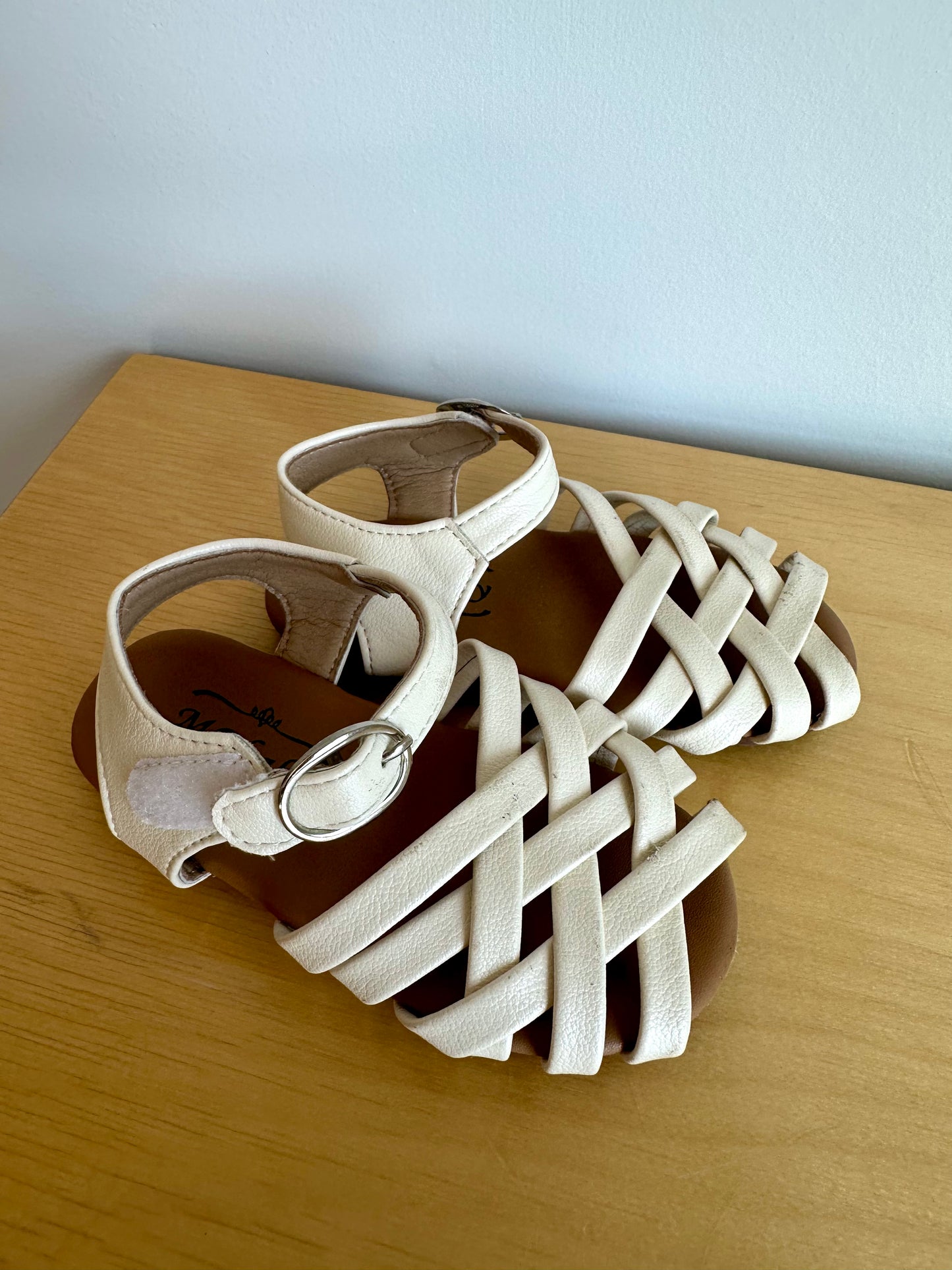 Cream Strap Sandals / Size 6 Toddler