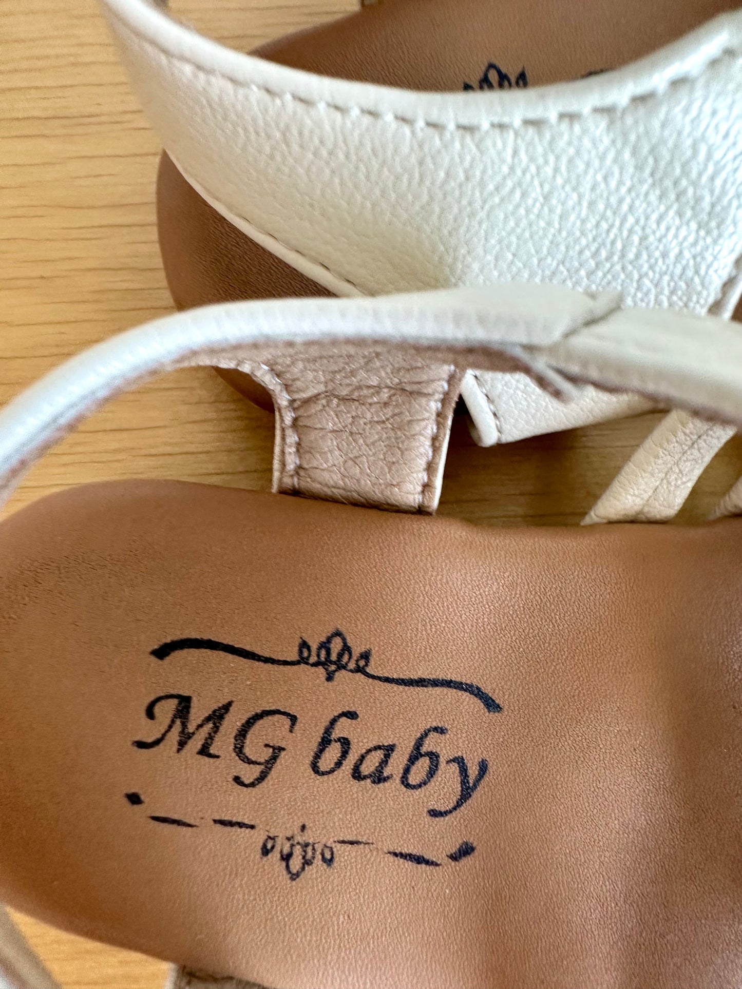Cream Strap Sandals / Size 6 Toddler