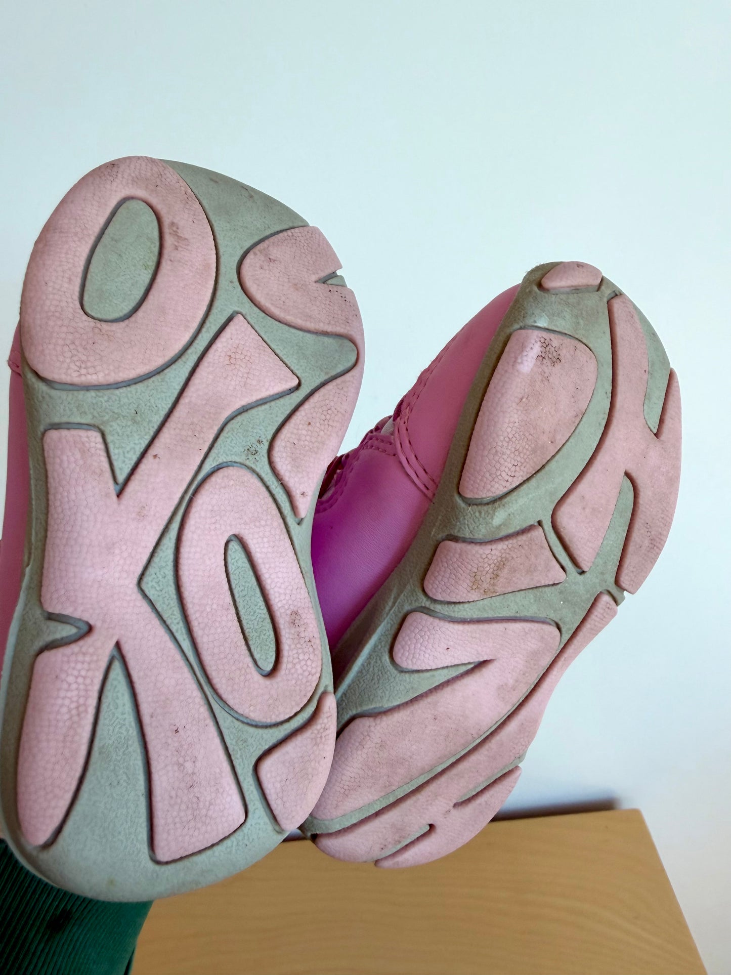 Pink EverPlay Velcro Sneaker / Size 4M Toddler