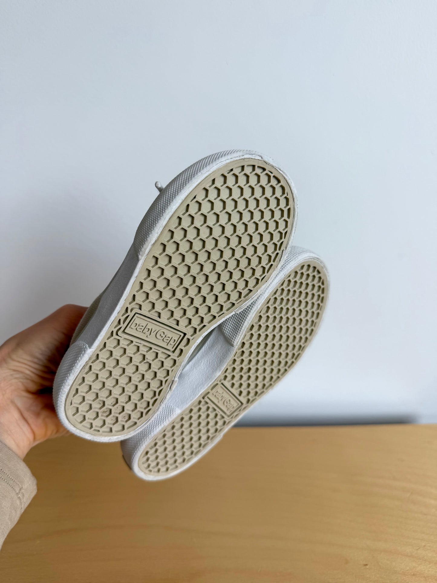 Gap Tan Sneakers / 9 Toddler