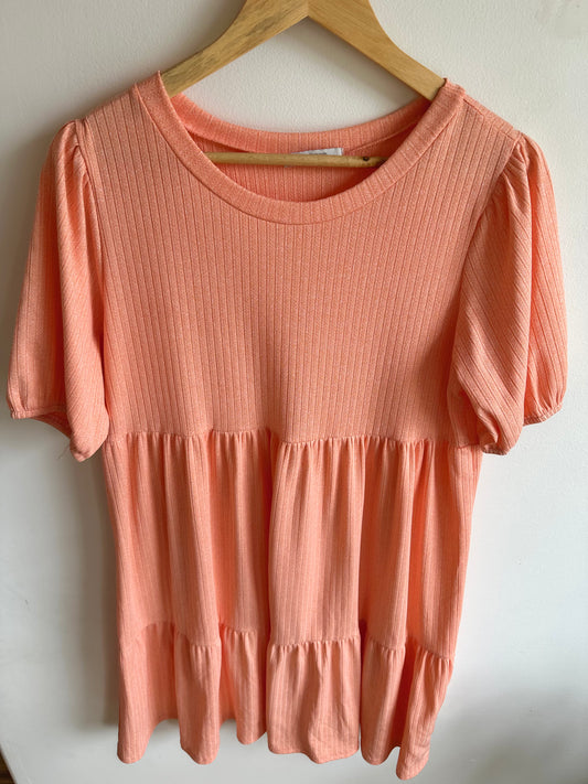 Veveret Peach Tiered Maternity Dress / Large