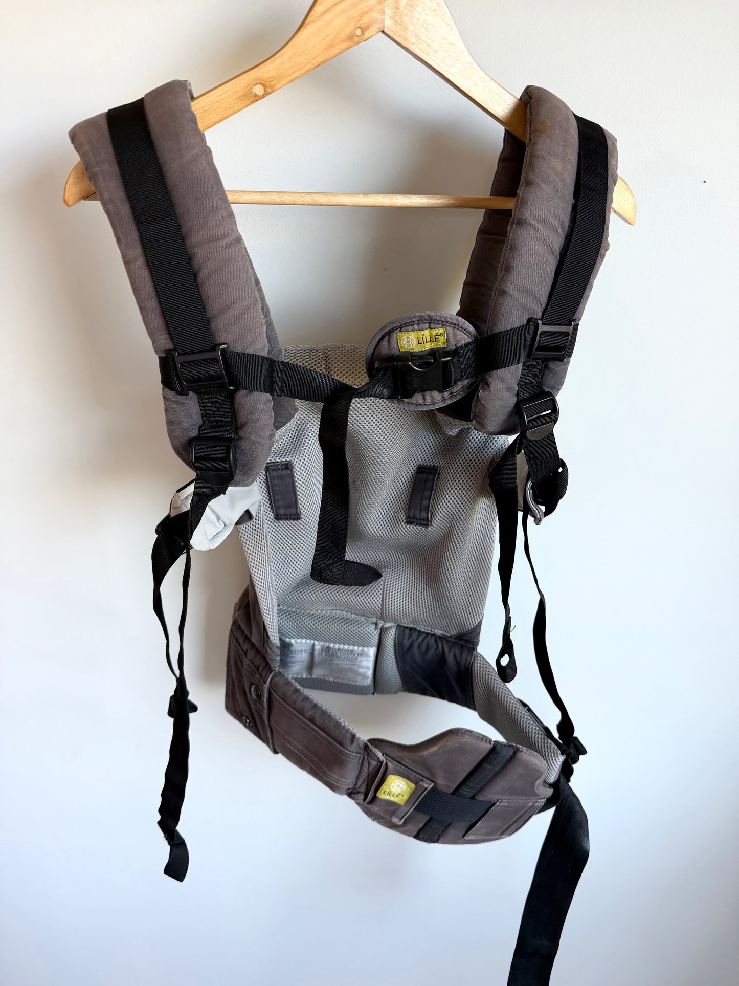 LILLEbaby Carrier / 7-45lbs (No Shipping)