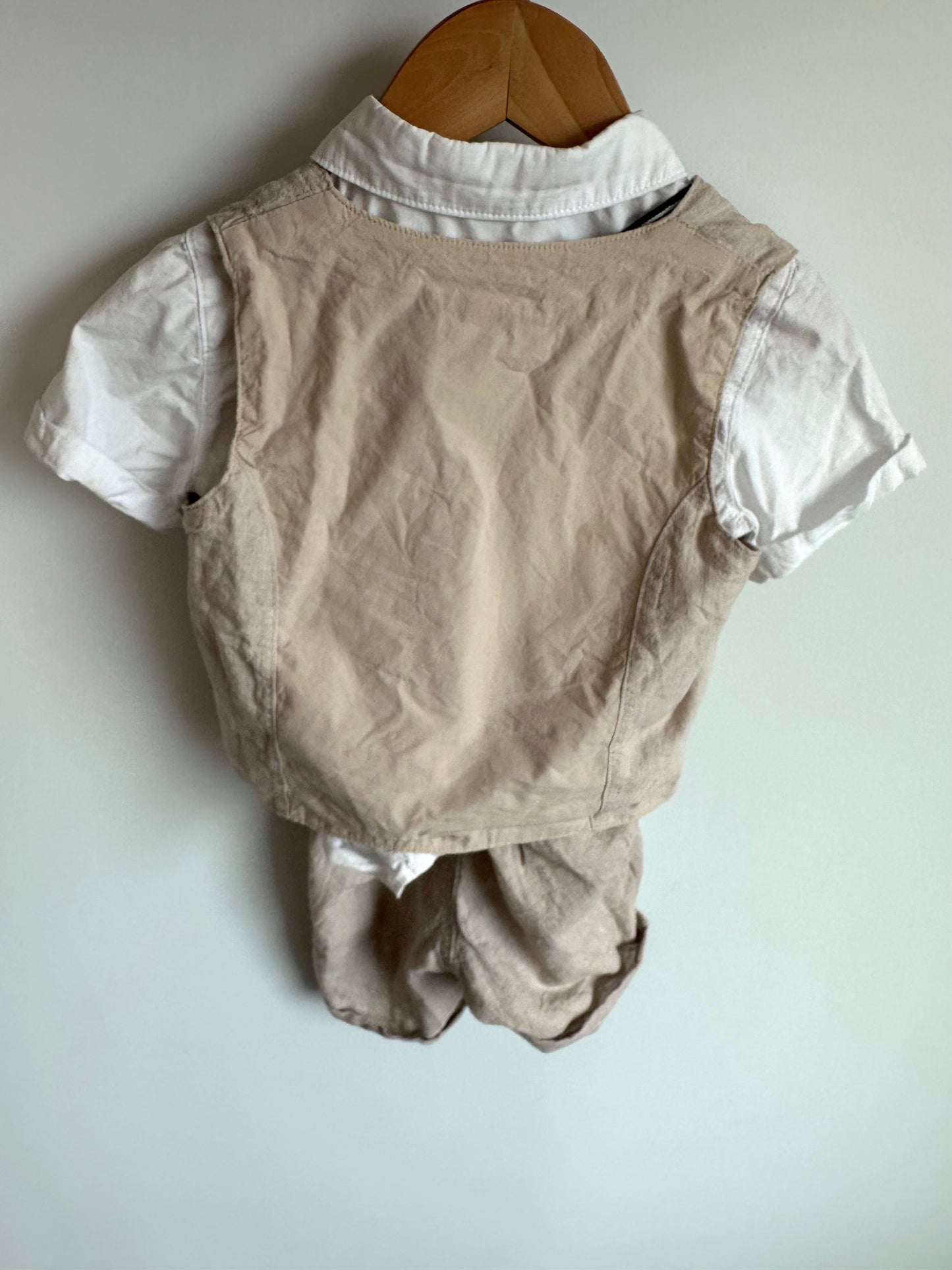 H&M Oat Linen Vest, Collared Shirt + Shorts with Suspenders Set / 12-18m