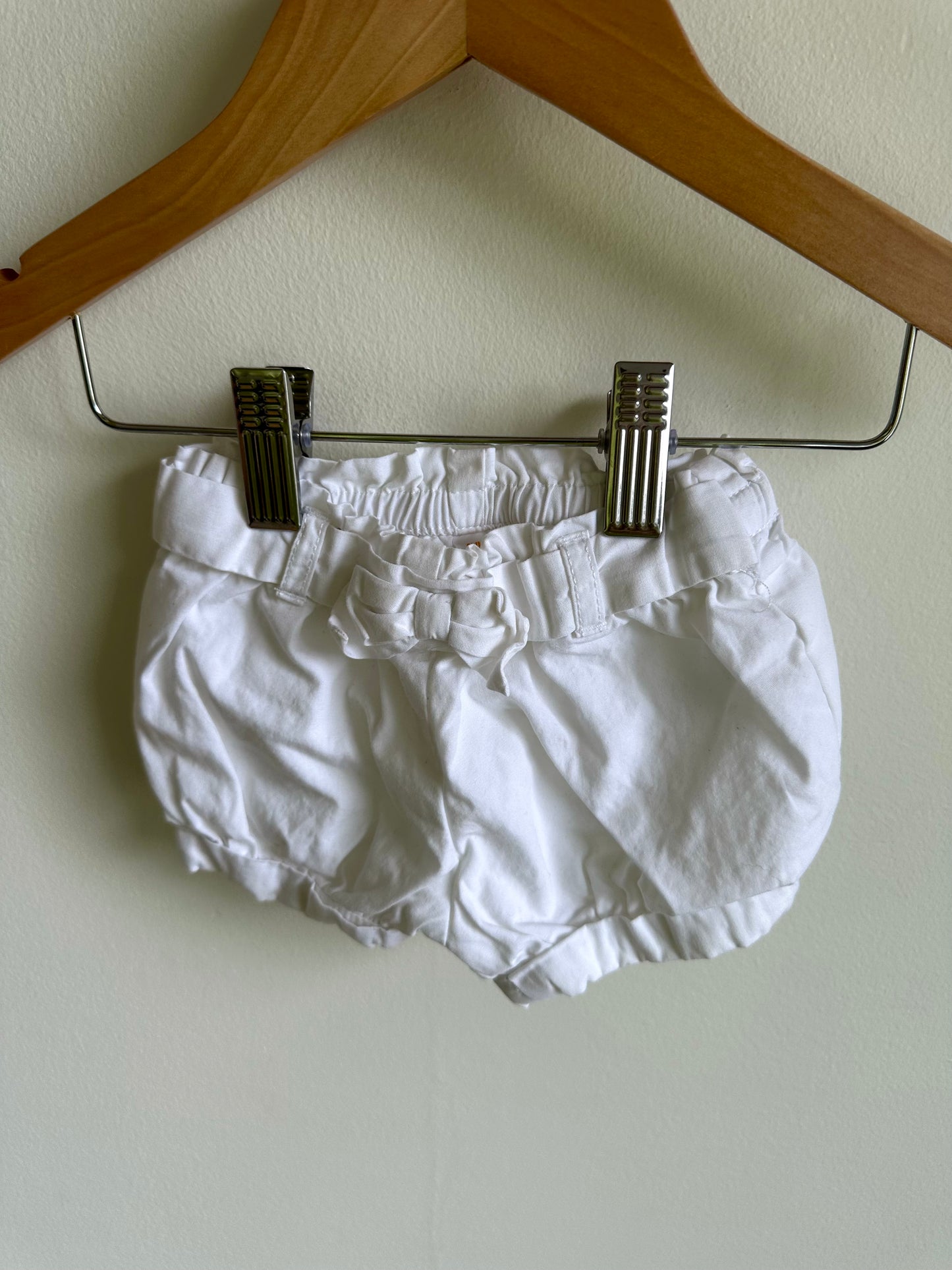 White Shorts with Bow / 3-6m