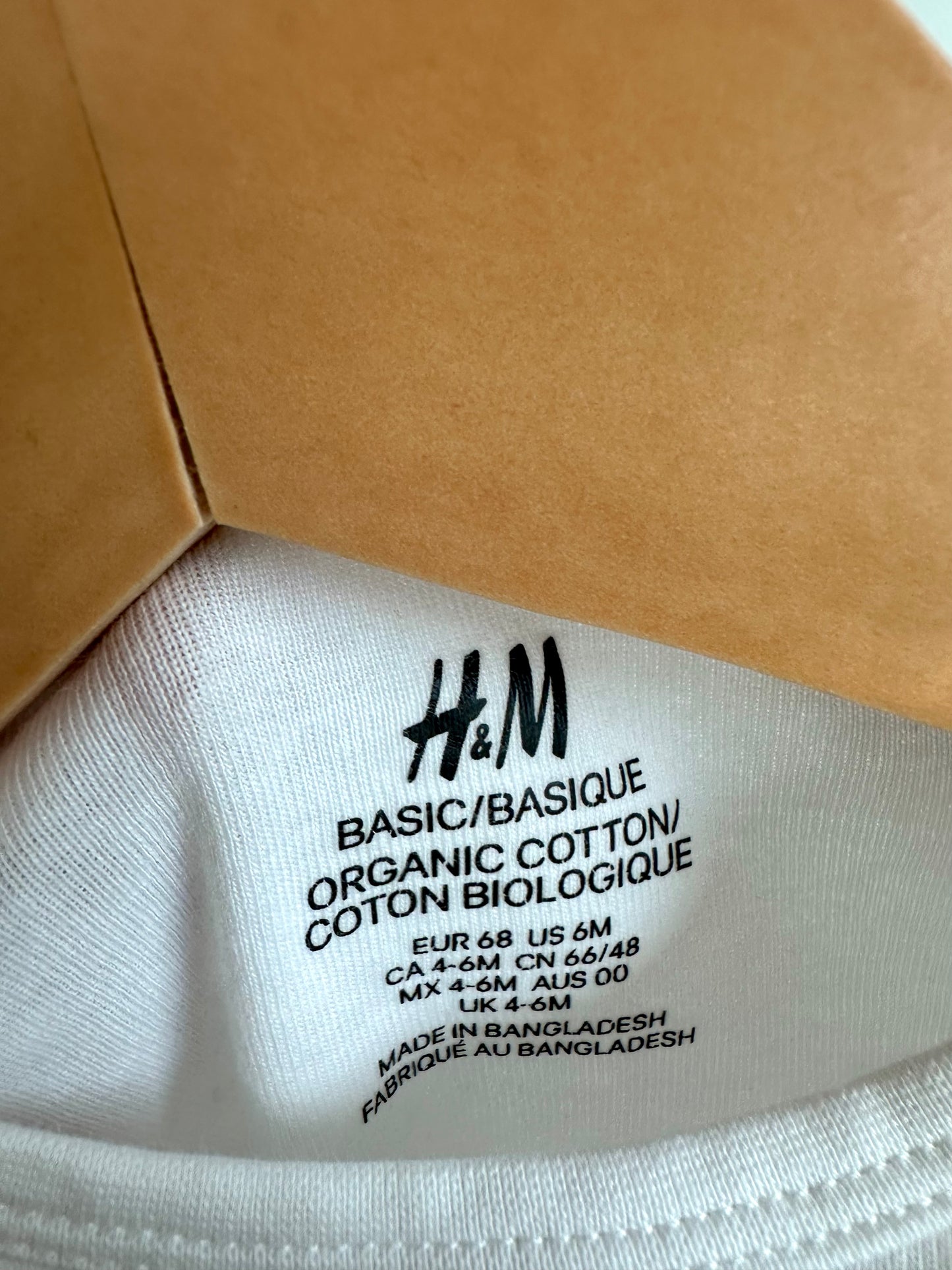 H&M Organic White Bodysuit / 4-6m