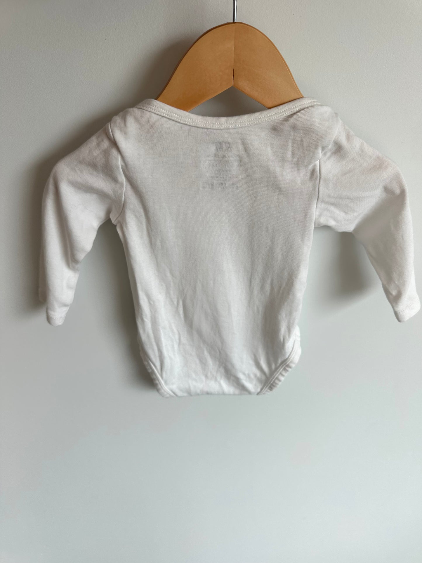 H&M Organic White Bodysuit / 4-6m