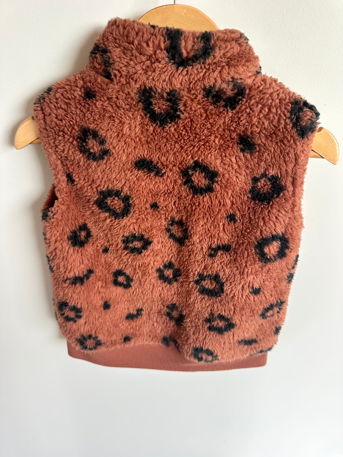Fuzzy Brown Spotted Vest / 3T