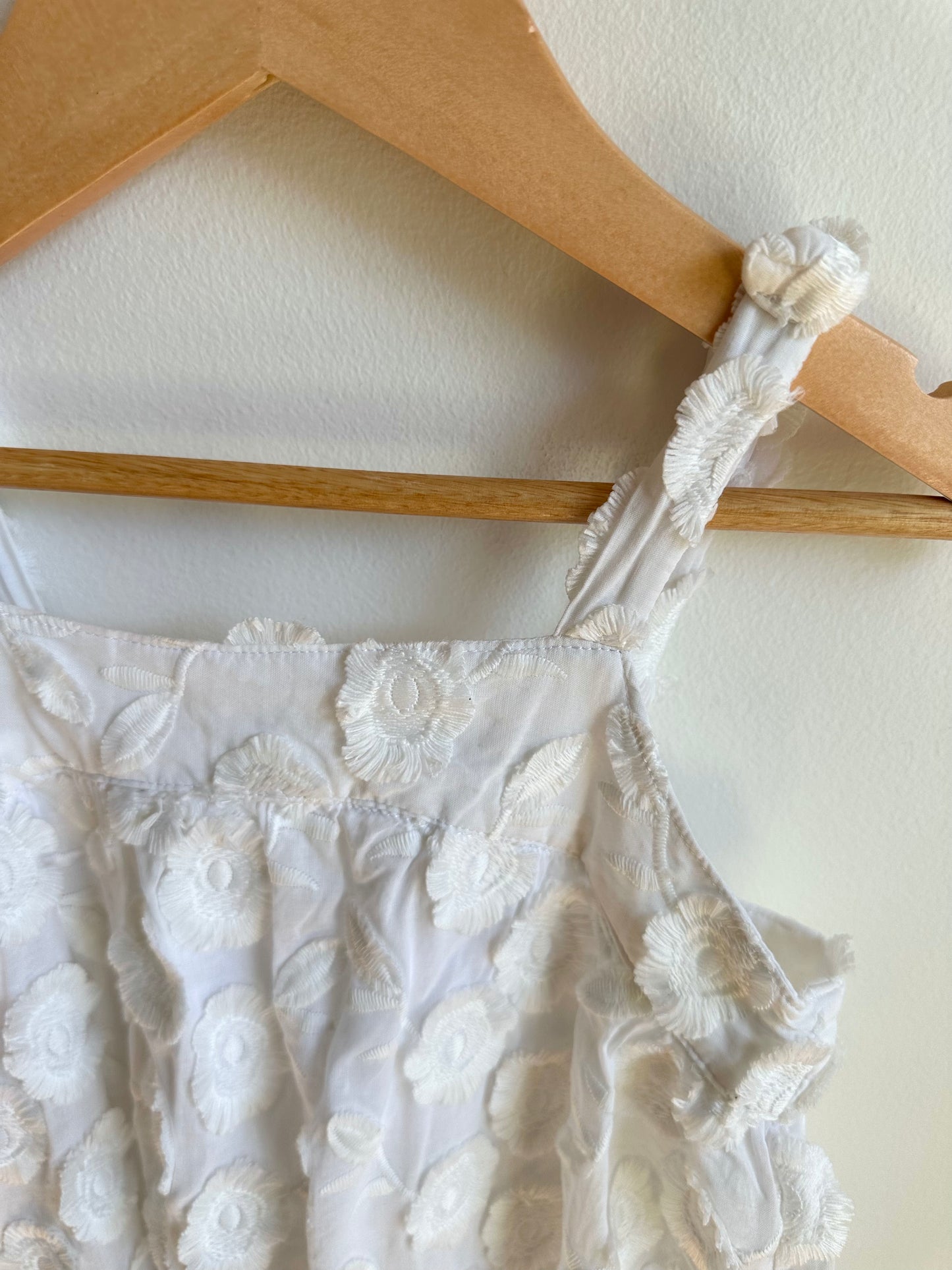 Embroidered Flower White Dress / 5 years