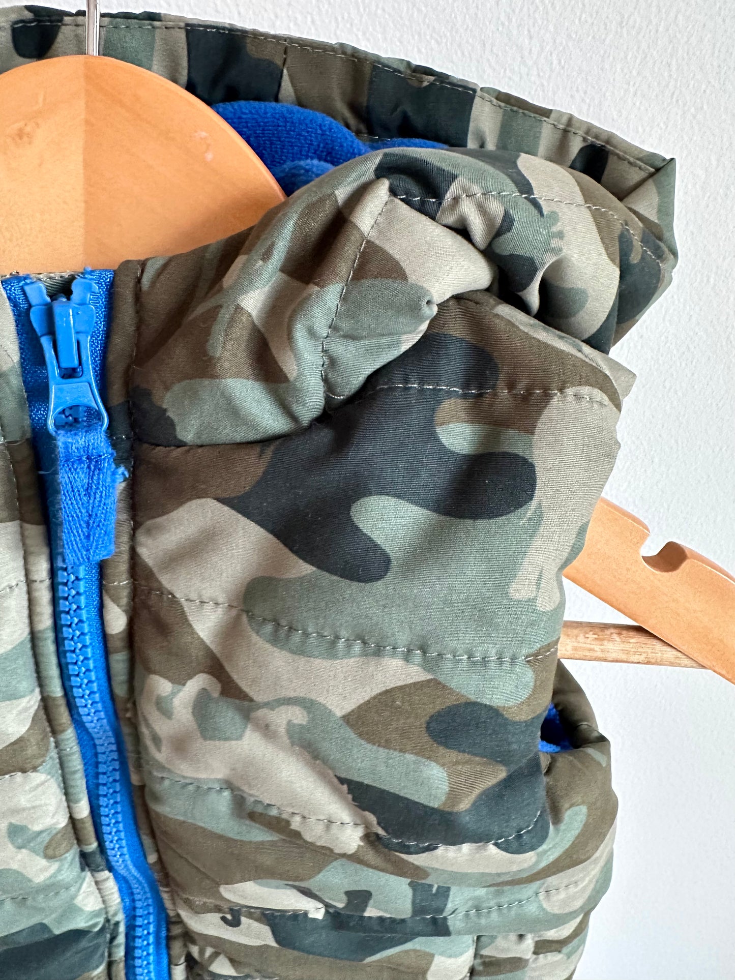 Camo Hooded Vest / 12m