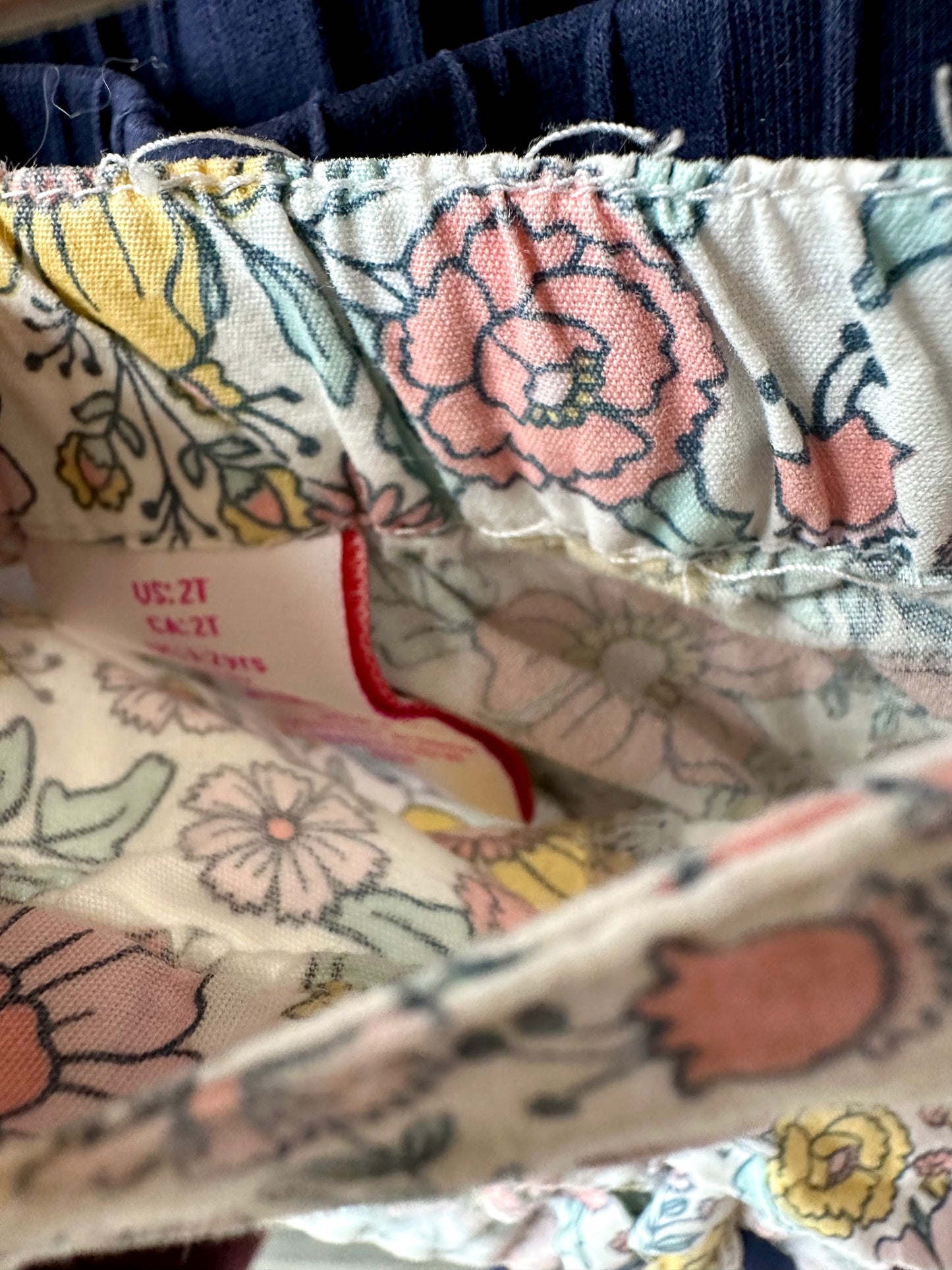 Floral Shorts with Buttons / 2T