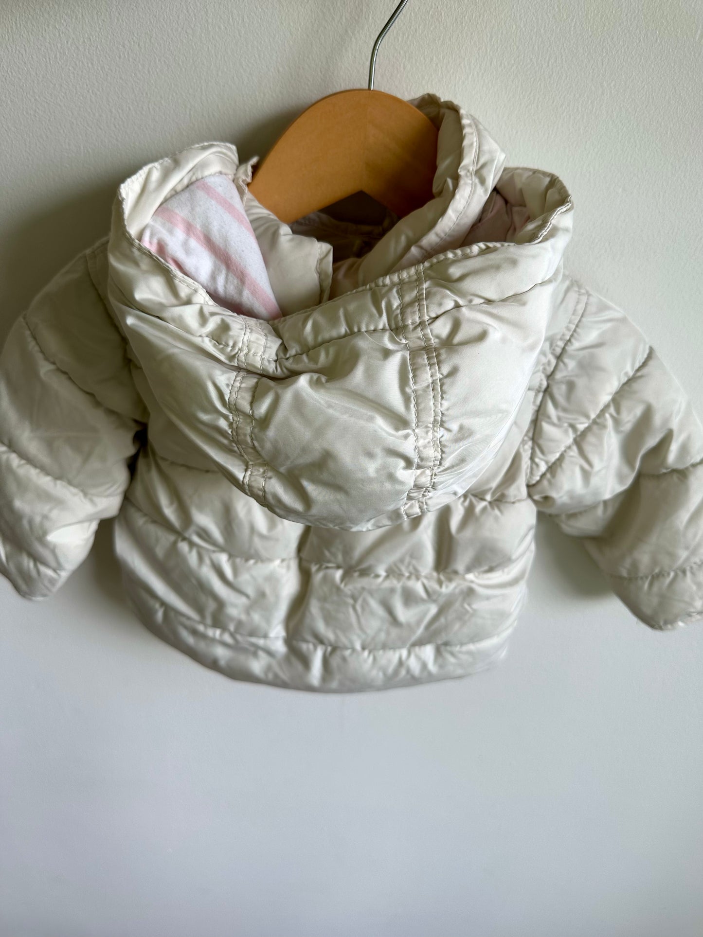 Gap White Hooded Jacket / 6-12m