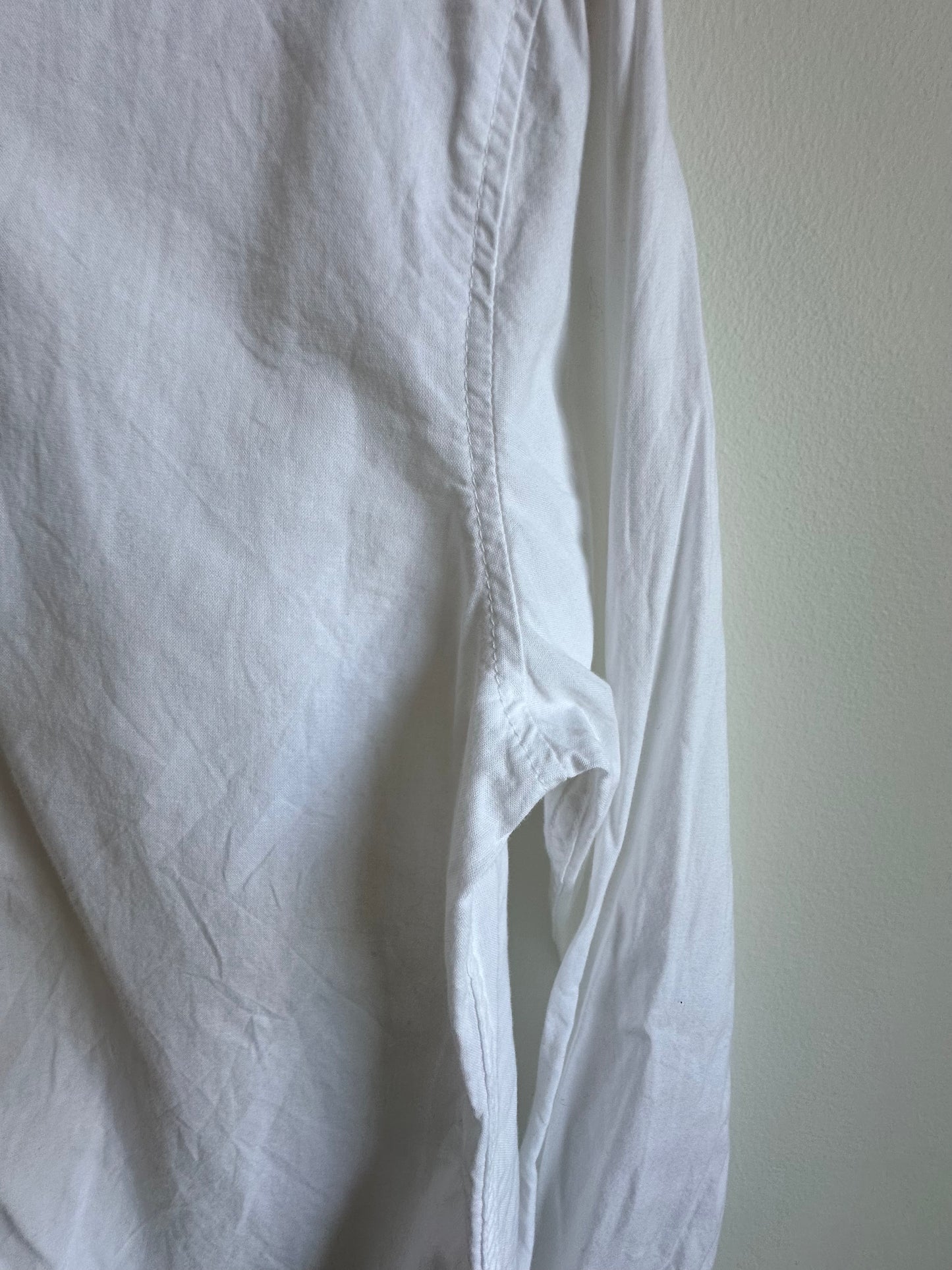 White Crisp Button Up Top / 8-9 years
