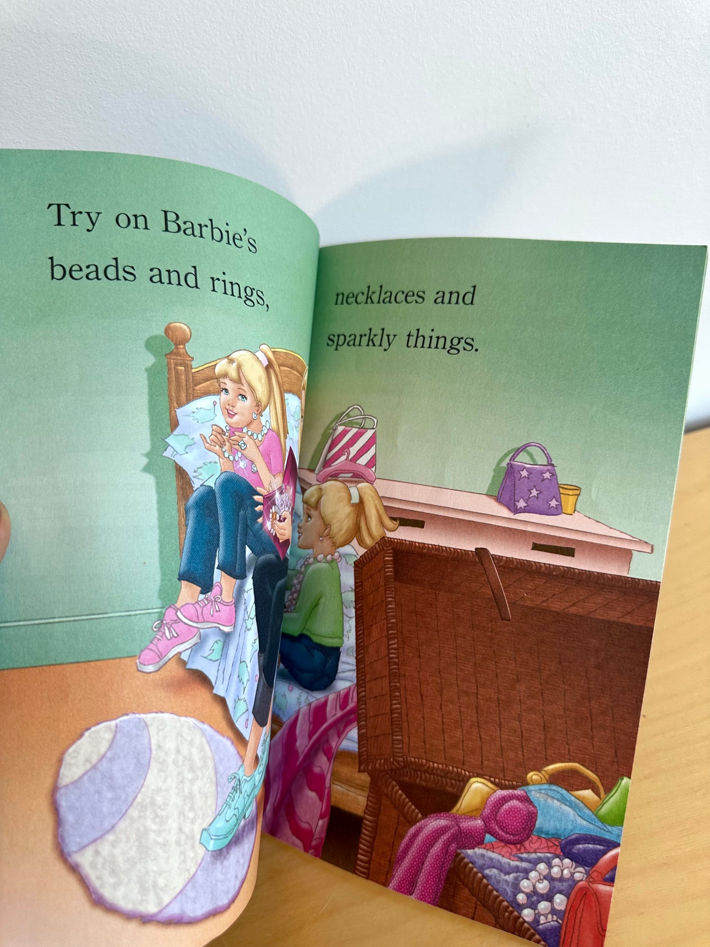 Barbie A Dress Up Day Book / 3-6 years