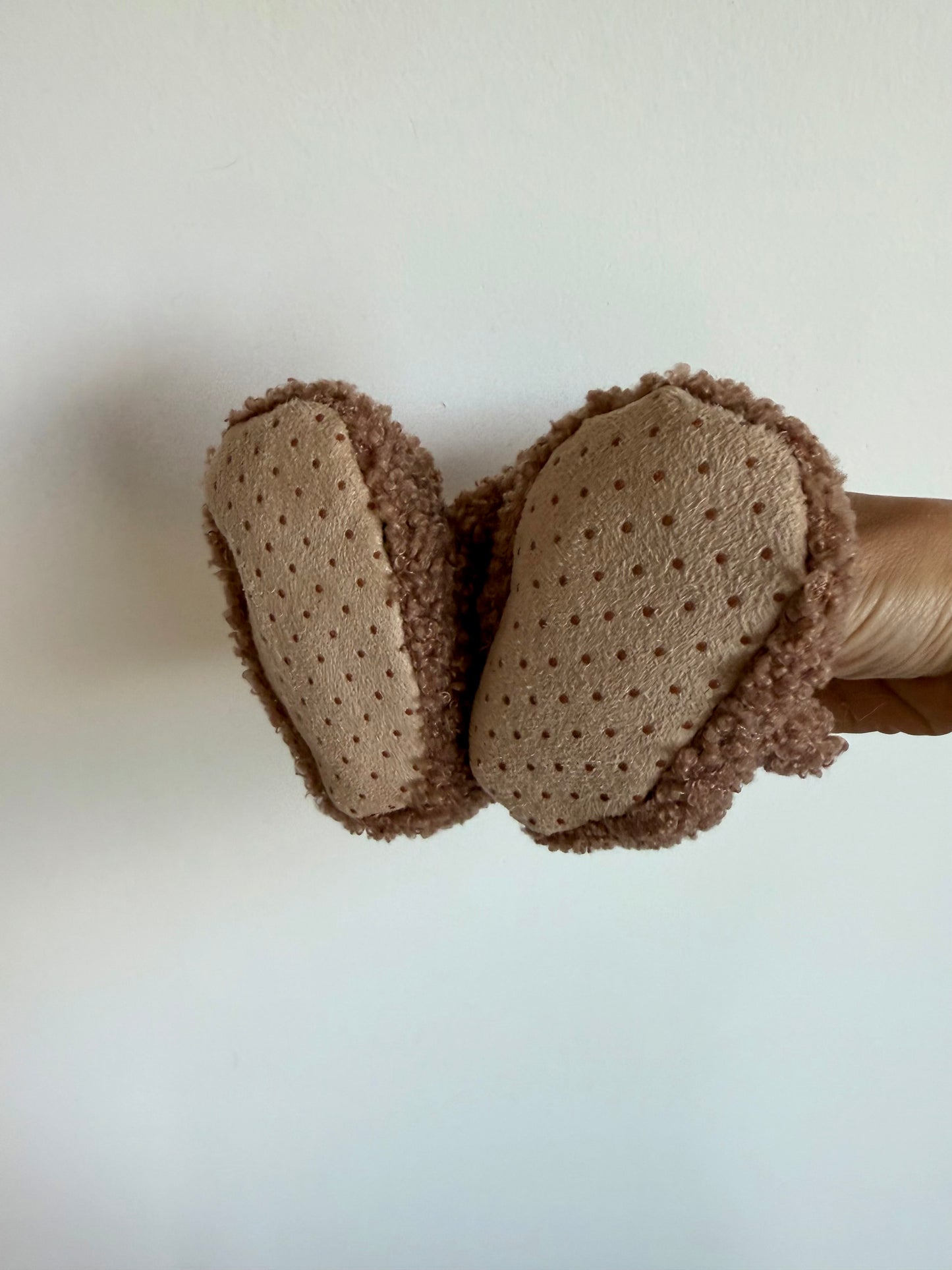 Fuzzy Teddy Slippers / 0-6m