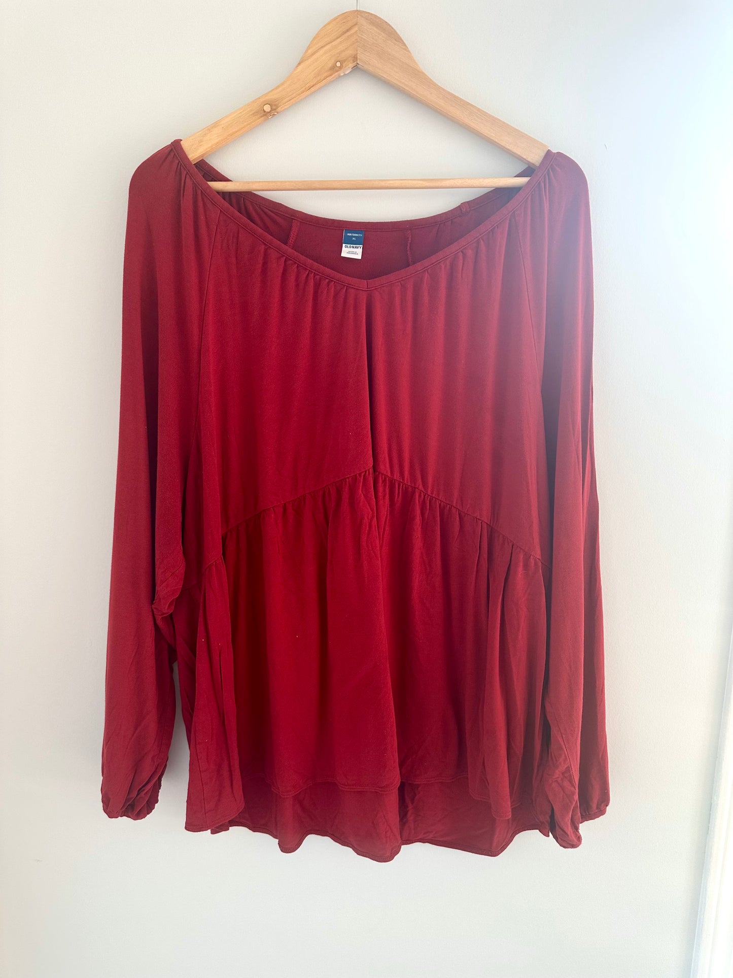 Red Flowy Maternity Top / XL
