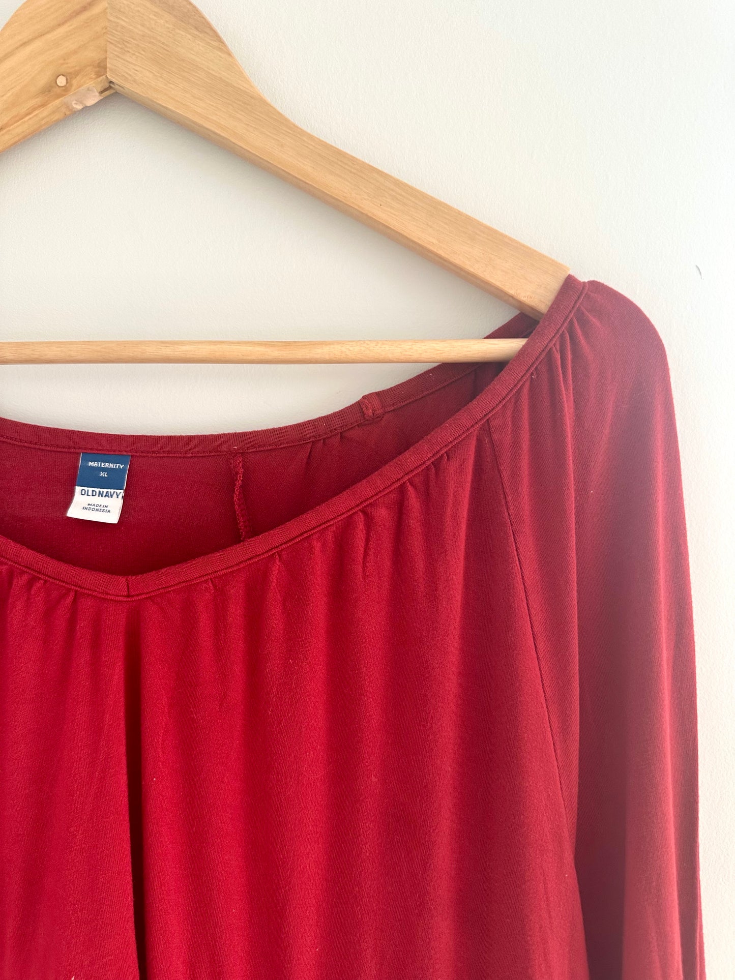 Red Flowy Maternity Top / XL