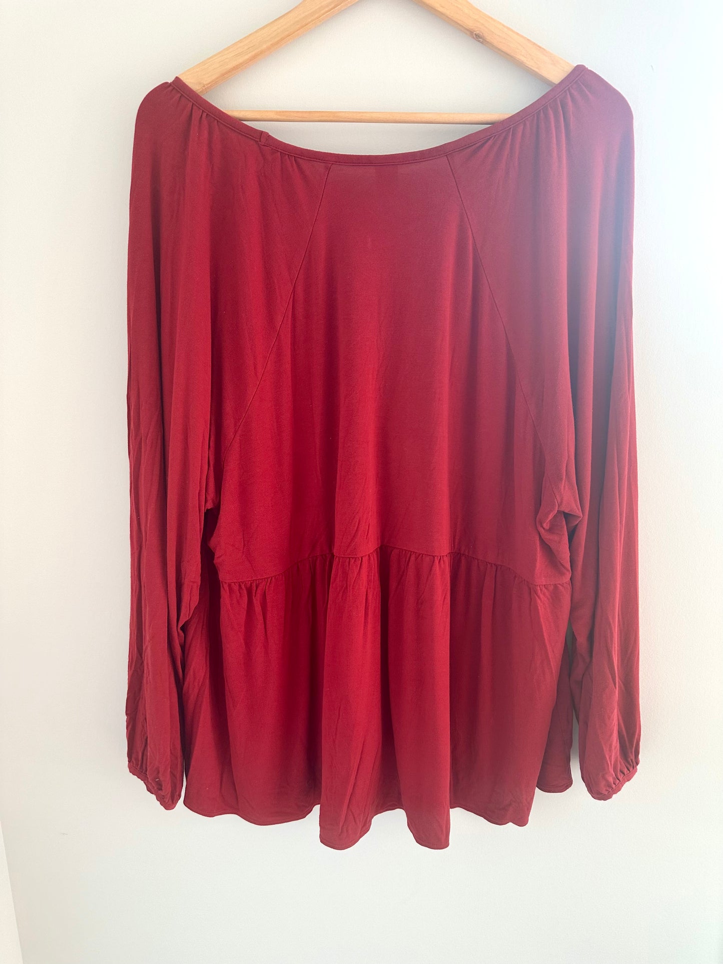 Red Flowy Maternity Top / XL