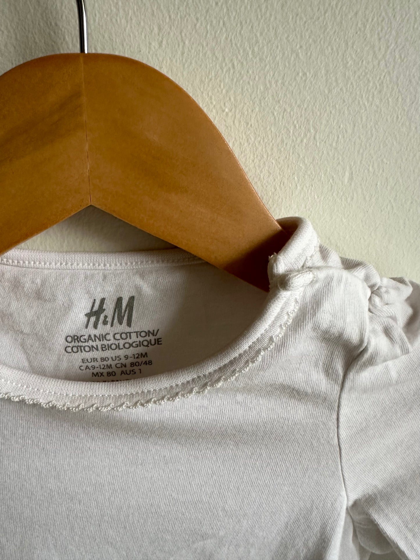 White Long Sleeve Top with Neck Detail / 9-12m