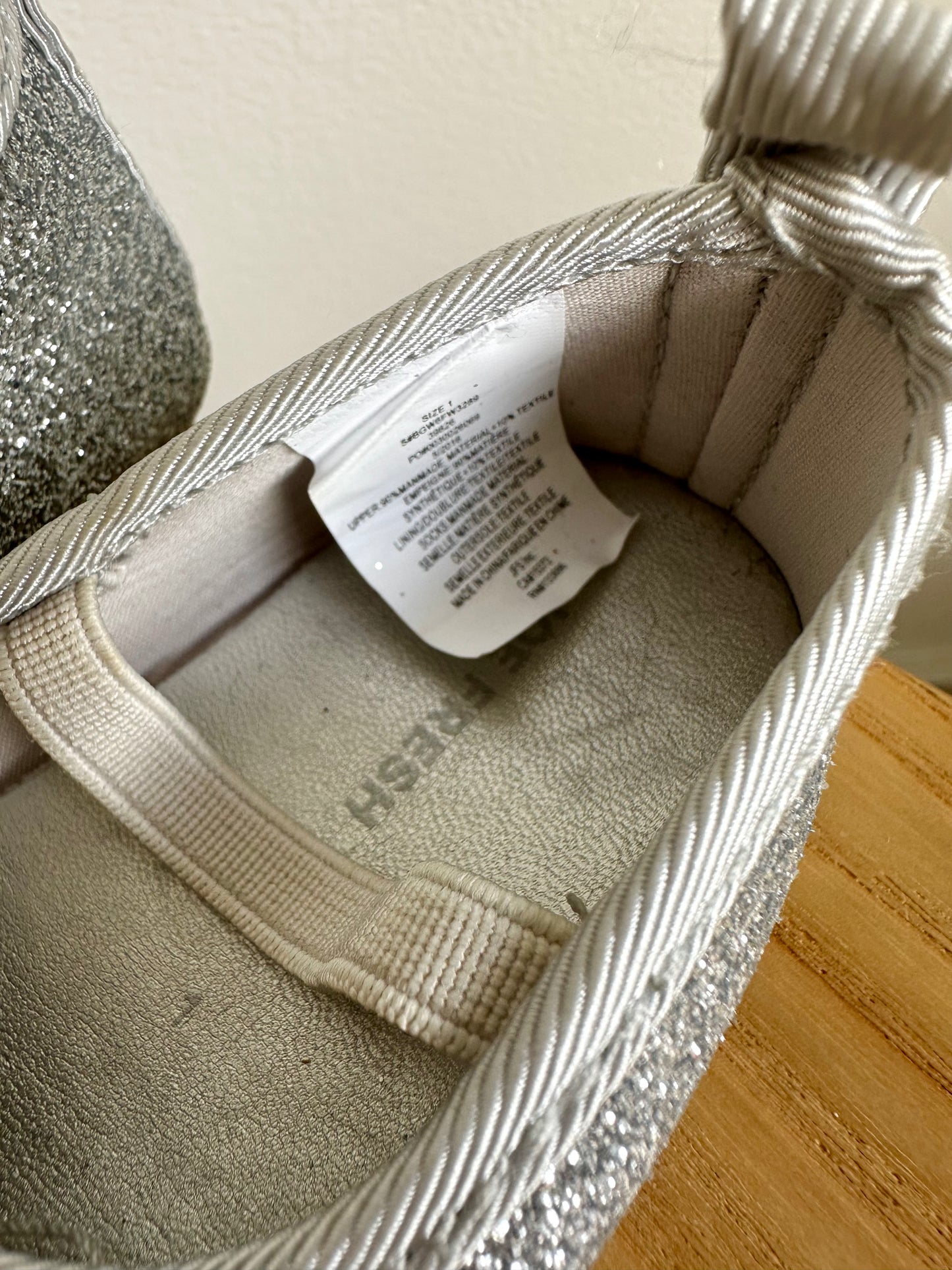 Silver Shoes with Bow / Size 1 Infant