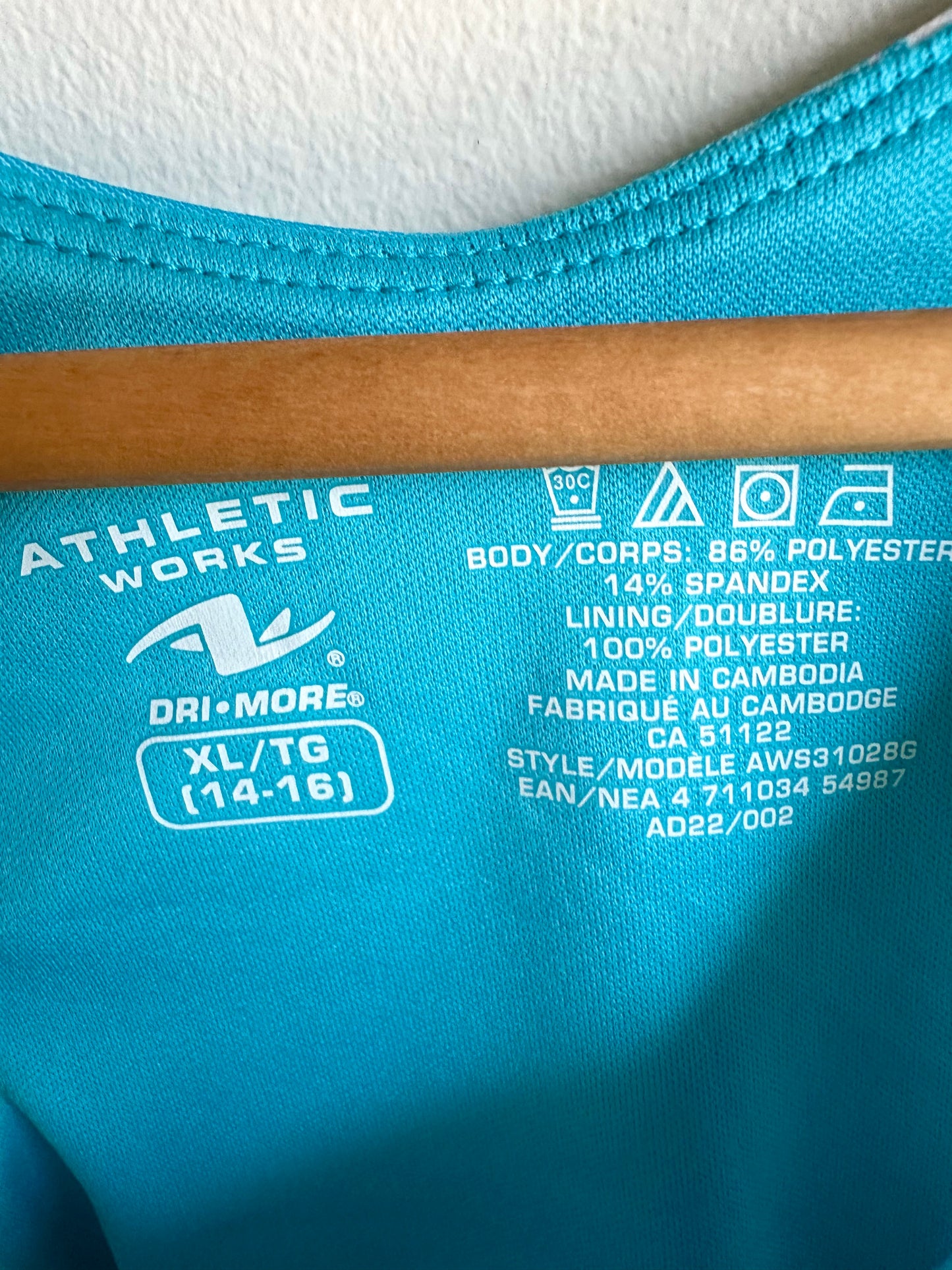 NEW Athletic Long Lined Bra Top + Bike Shorts / 14-16 years
