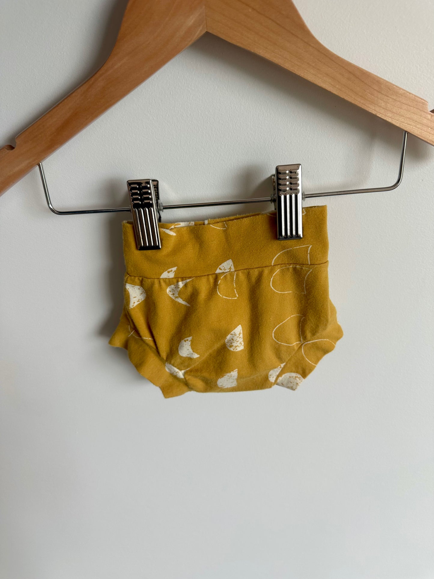 Yellow Moon Shorties / 0m