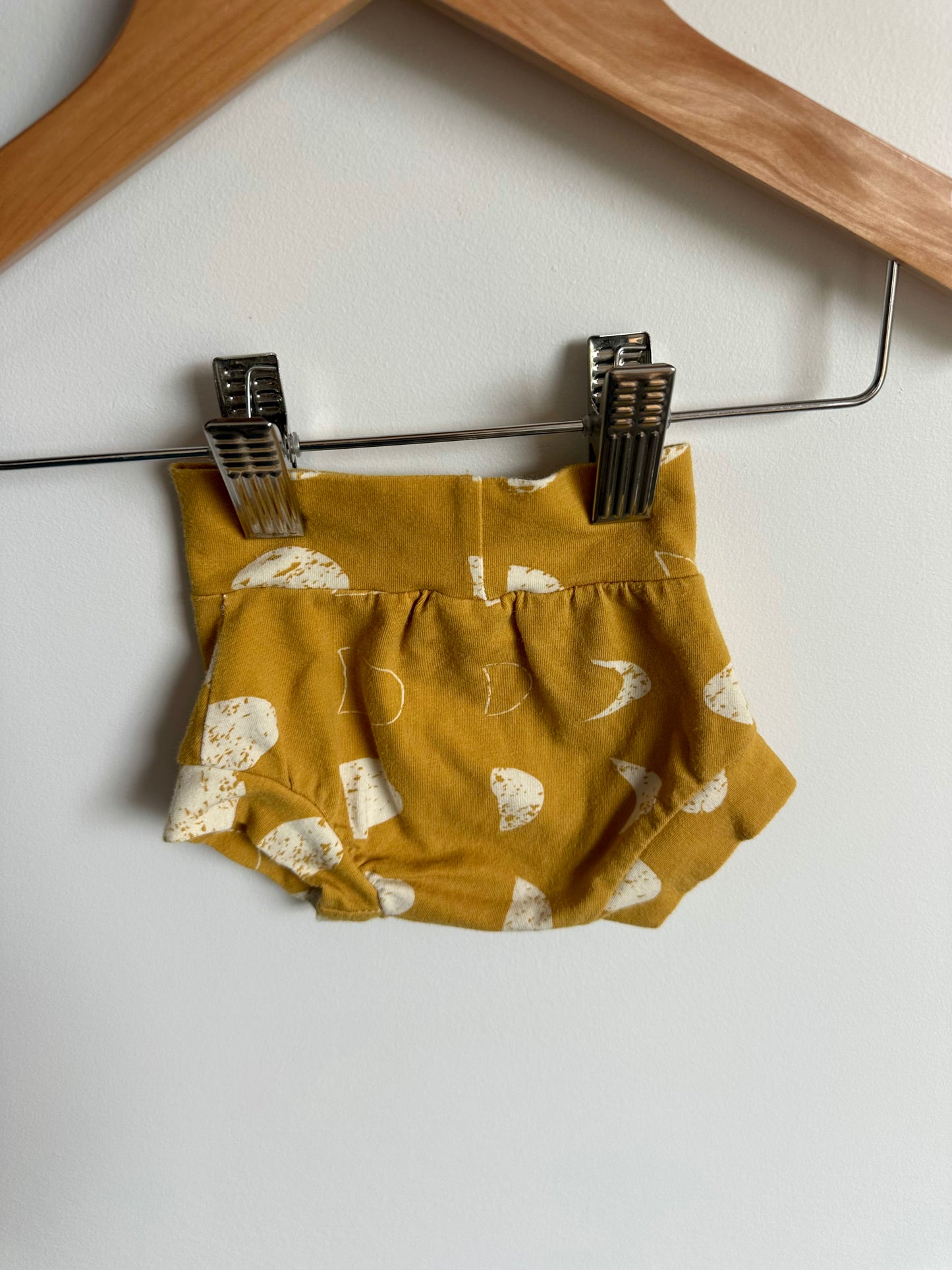 Yellow Moon Shorties / 0m
