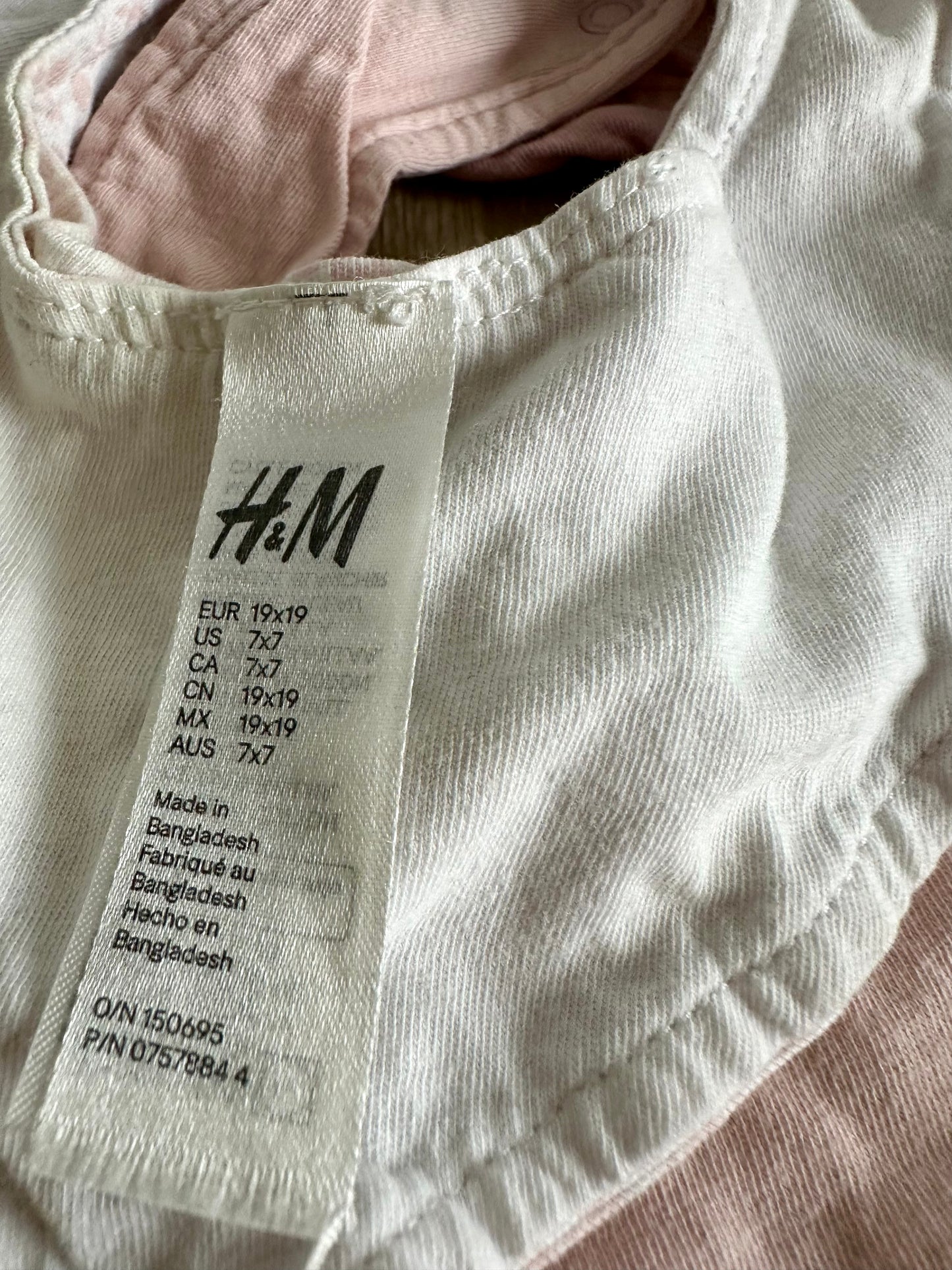 H&M Triangle Pink + Floral Bibs (3) / 3-9m