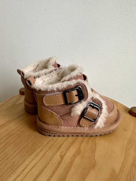 Tan Sherpa Lined Velcro Boots / Size 2 Infant