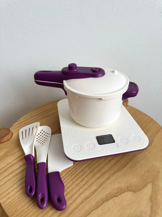 Stove and Pot (No Shipping)