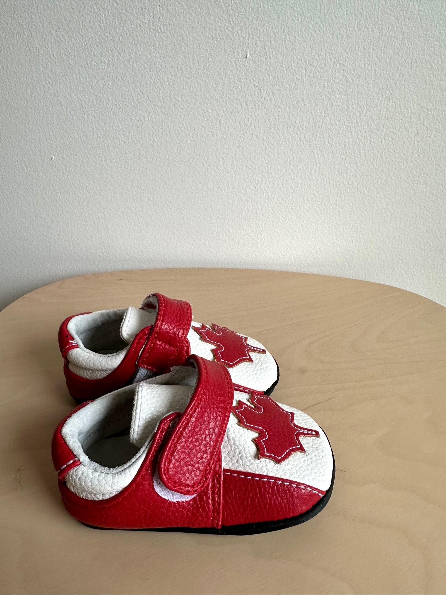 Leather Canada Shoes / Size 2 Infant