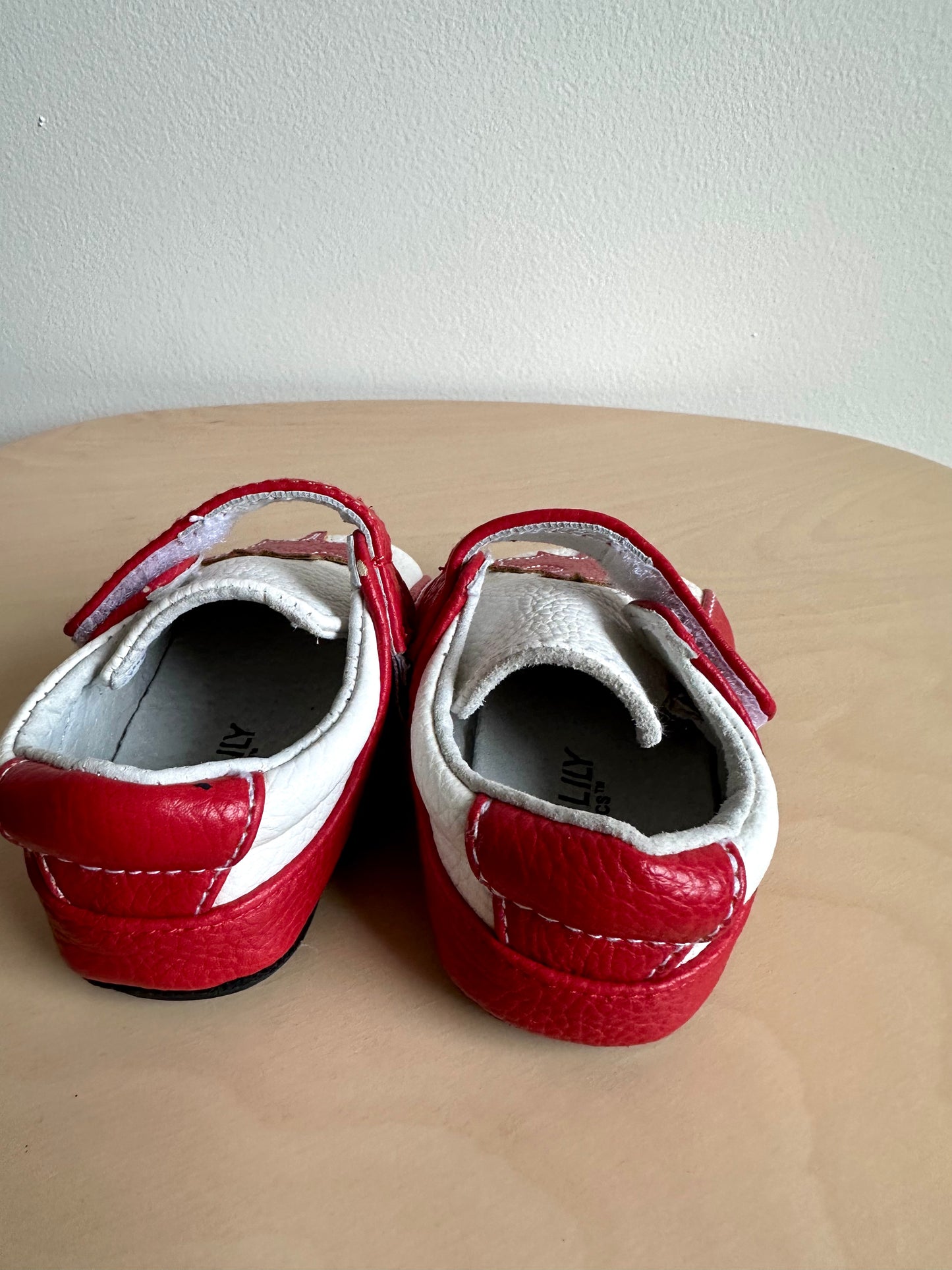 Leather Canada Shoes / Size 2 Infant