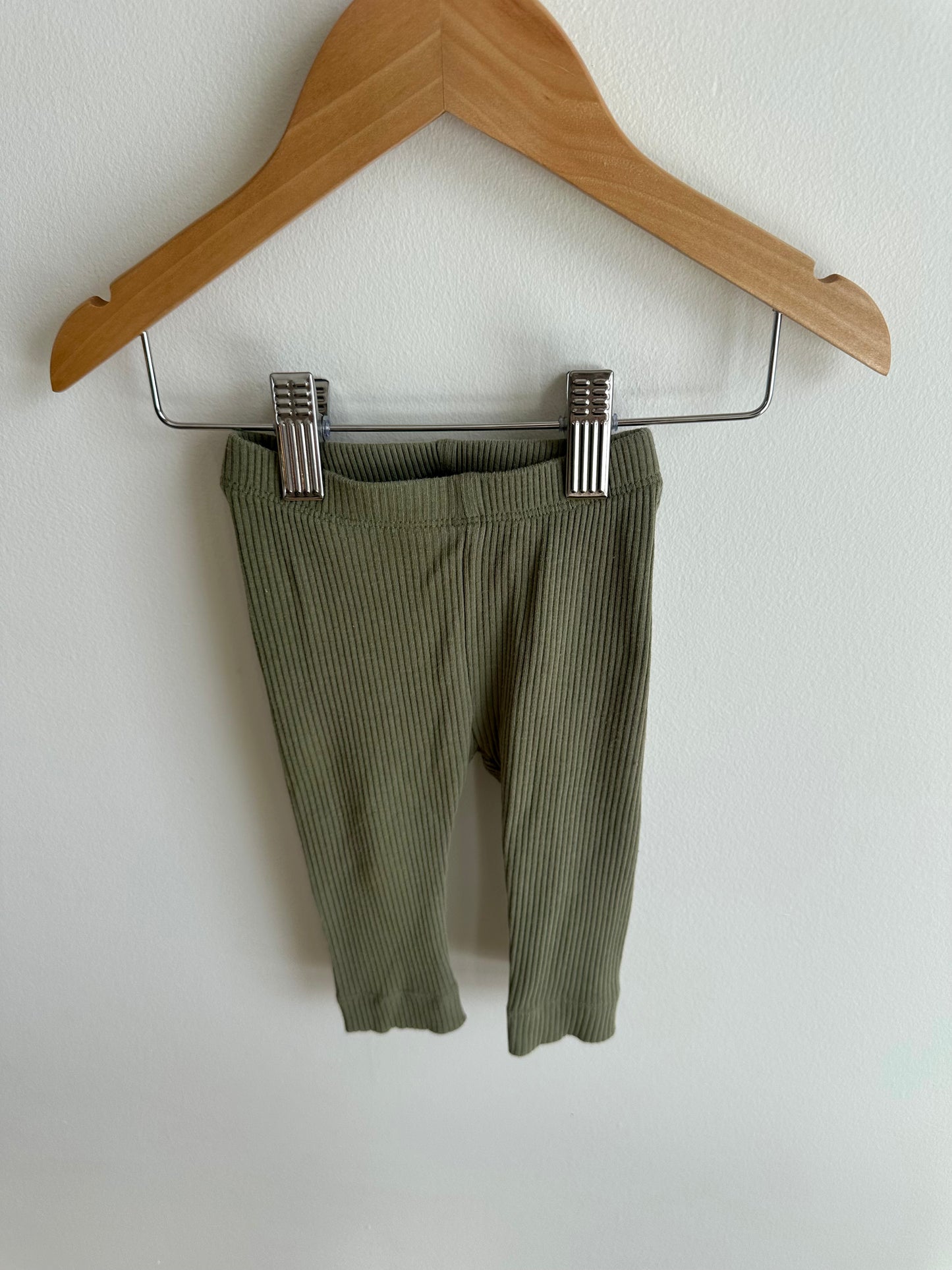 Green Ribbed Pants / 3-6m
