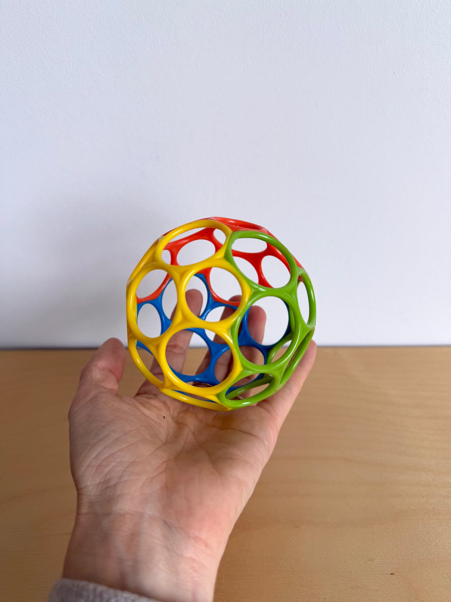 Colored Lightweight Grab Ball