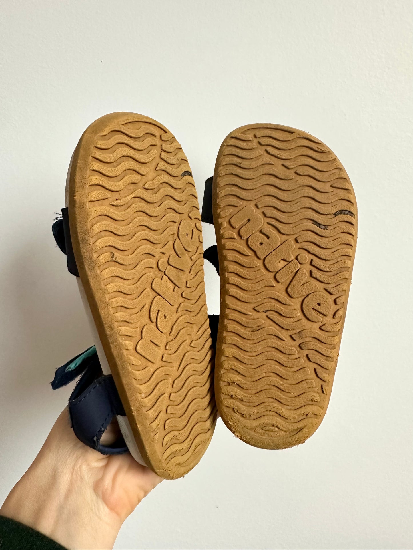 Native Navy Sandals (PLAY) / Size 11 Little Kid?