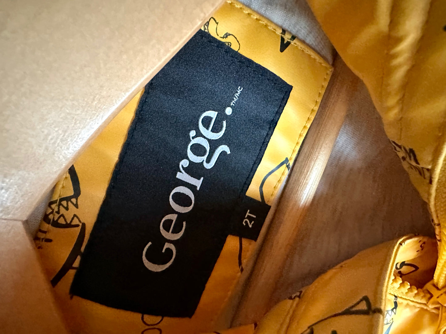 Ocean Shark Yellow Jacket / 2T