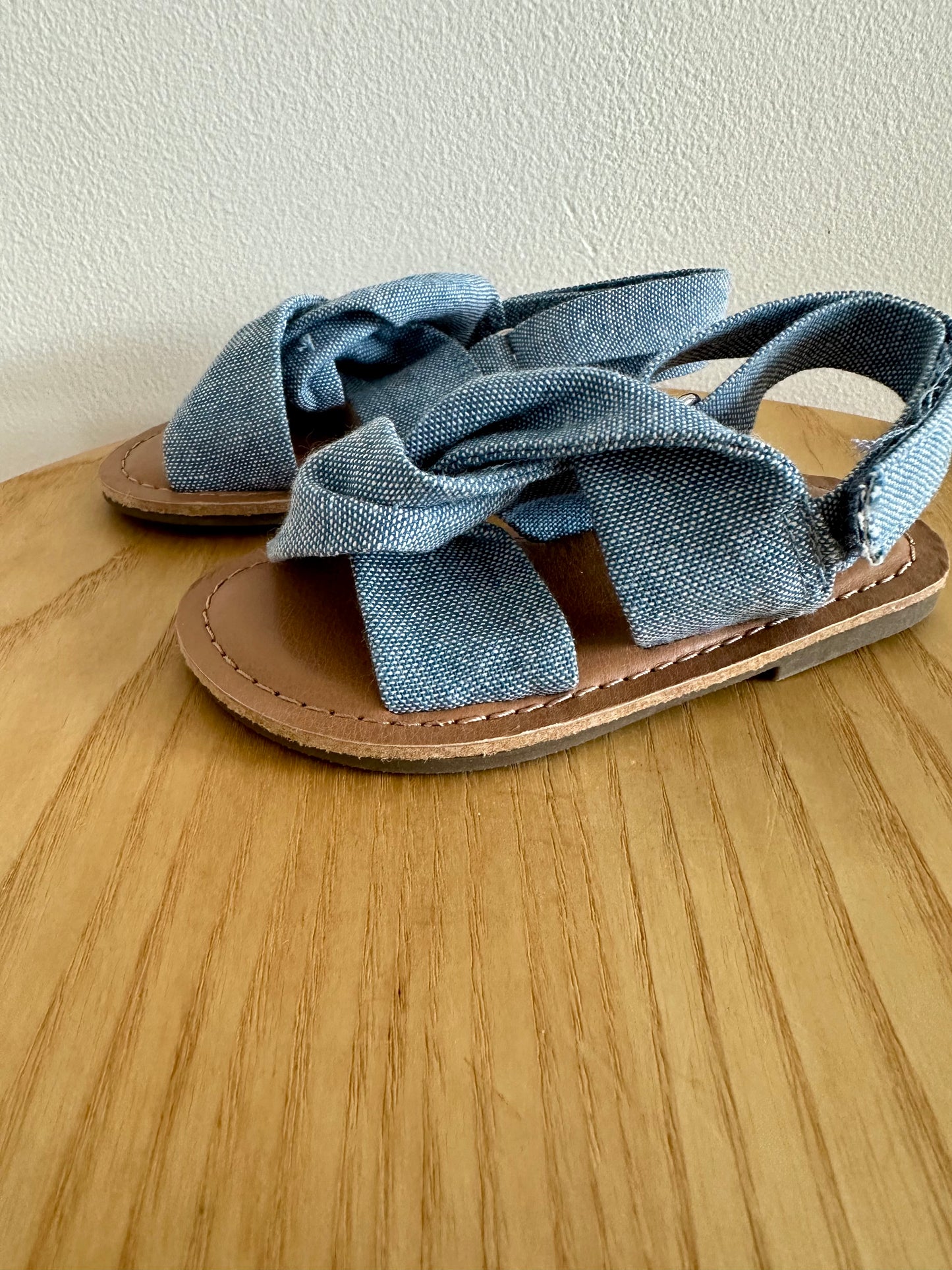 Gap Chambray Sandals / Size 4 Toddler
