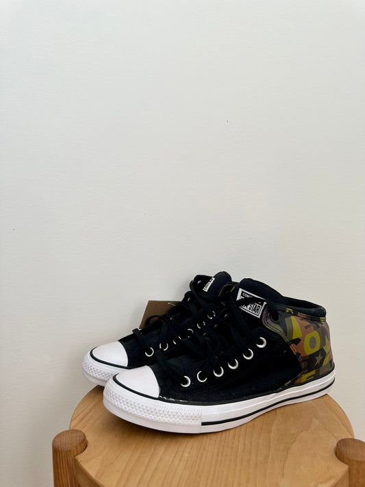 Chuck Taylor All Star Camo Mid Top Sneakers / Size 9 Men's Footwear