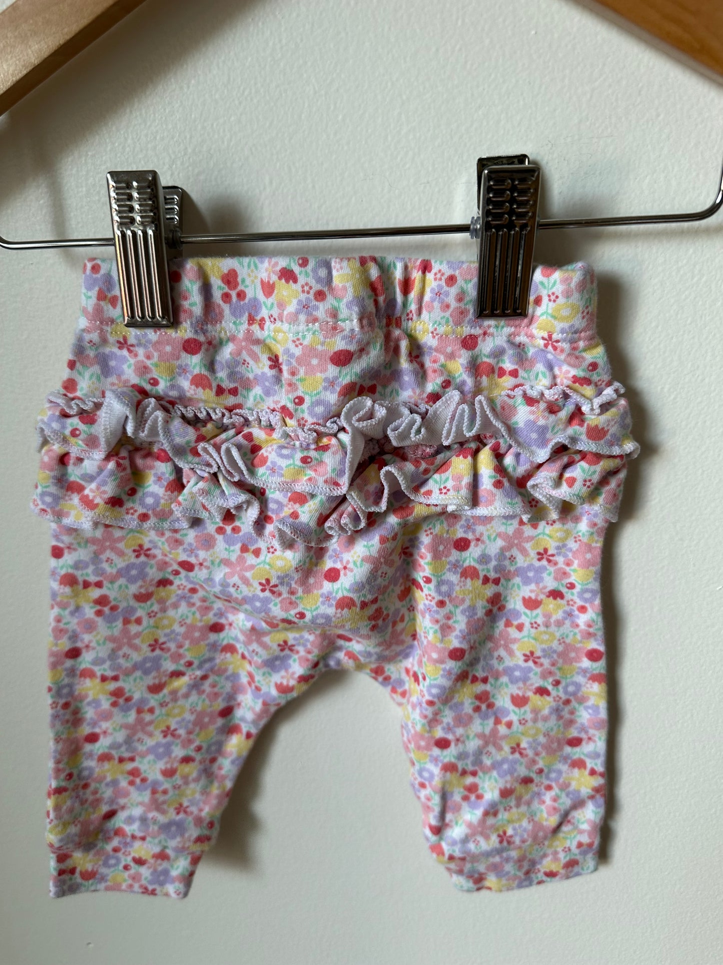 Pink Floral Leggings with Ruffles / 0-3m