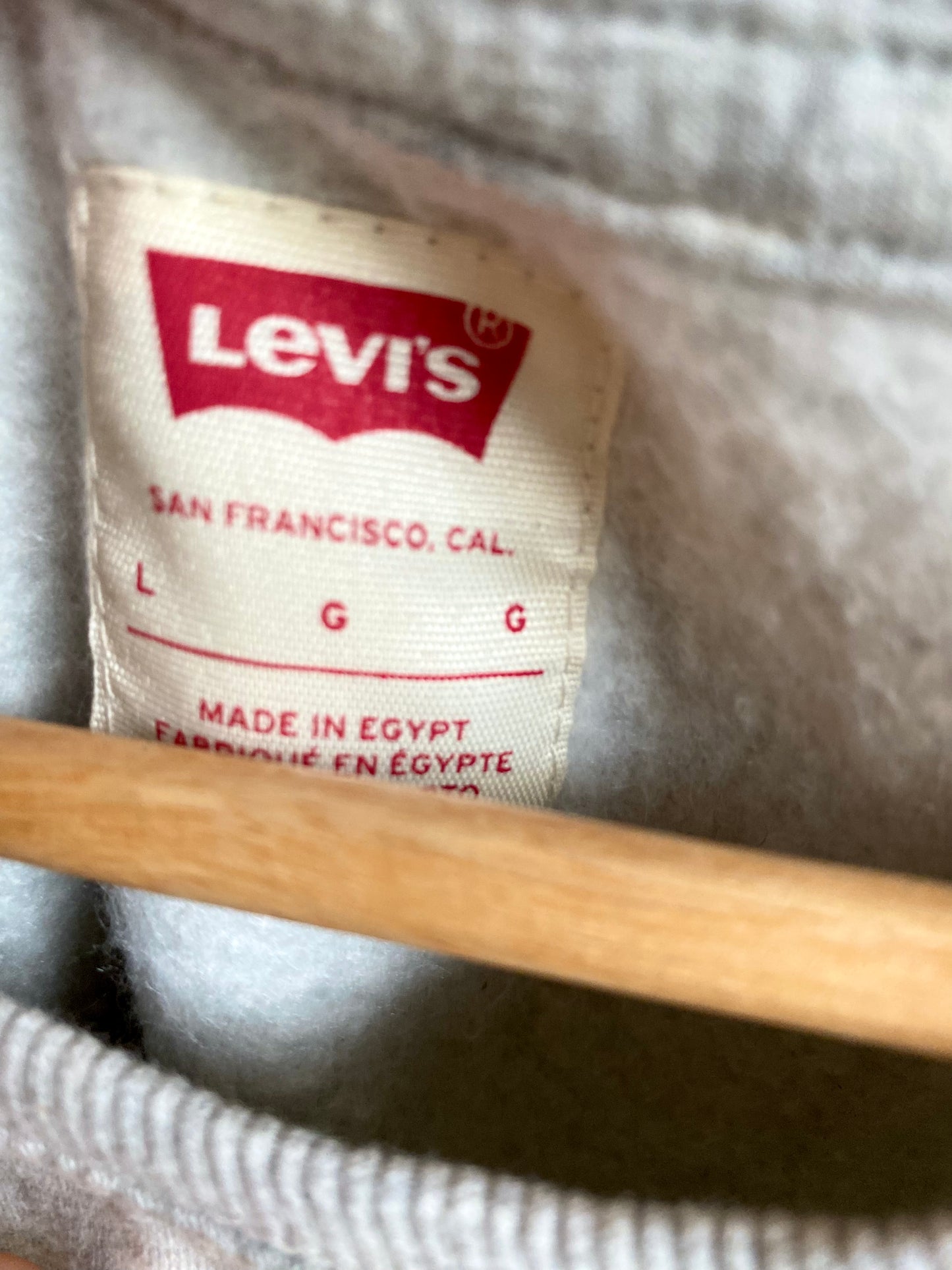 Grey Levi’s Pull Over Sweater / 10-12 years