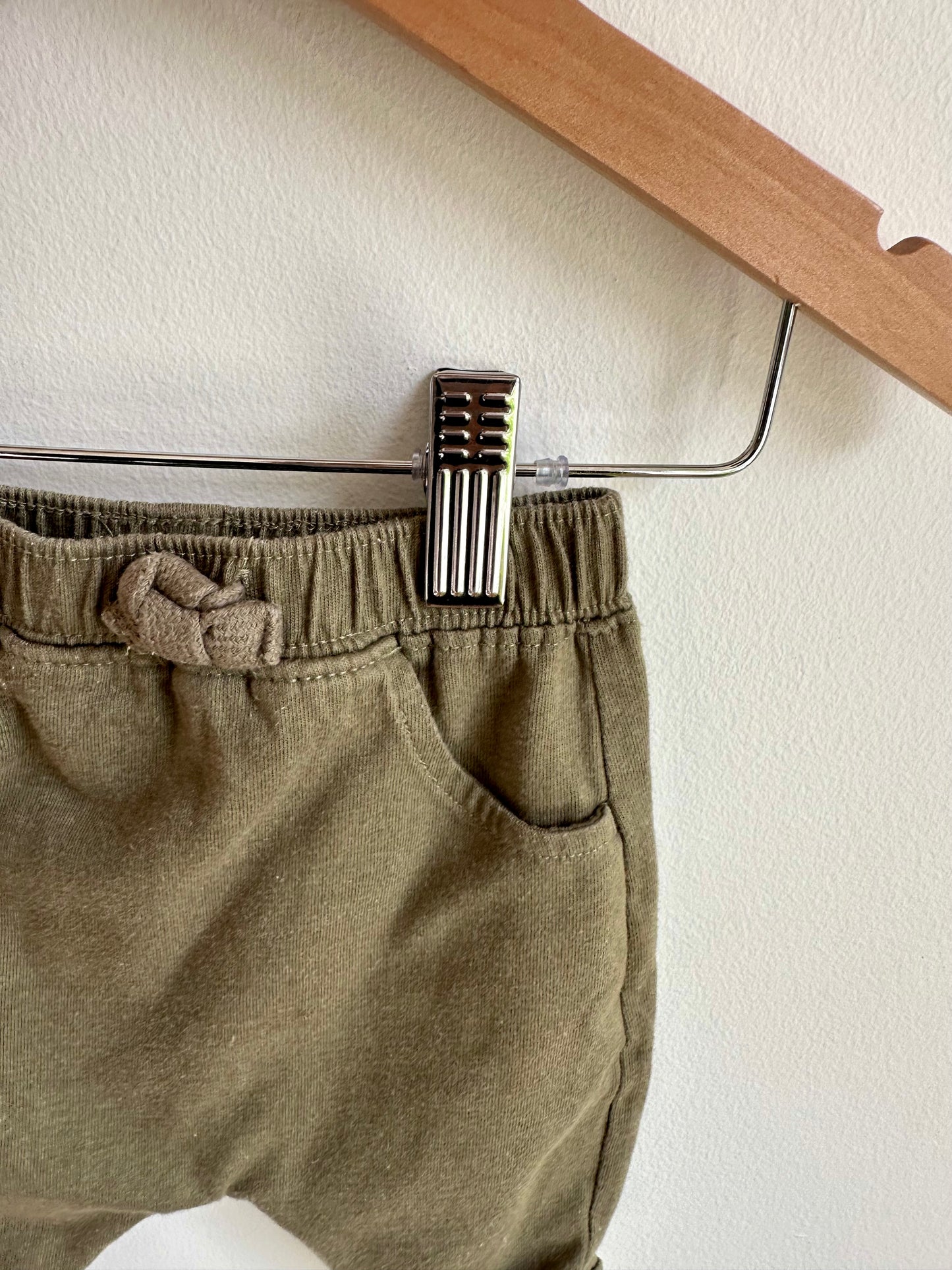 Olive Shorts with Pocket / 0-3m