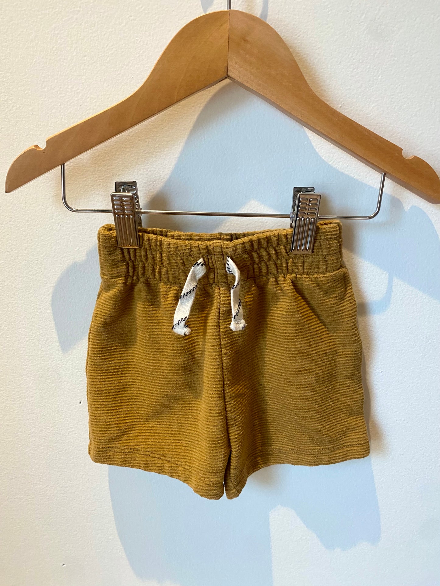 Mustard Ribbed Shorts / 6-12m