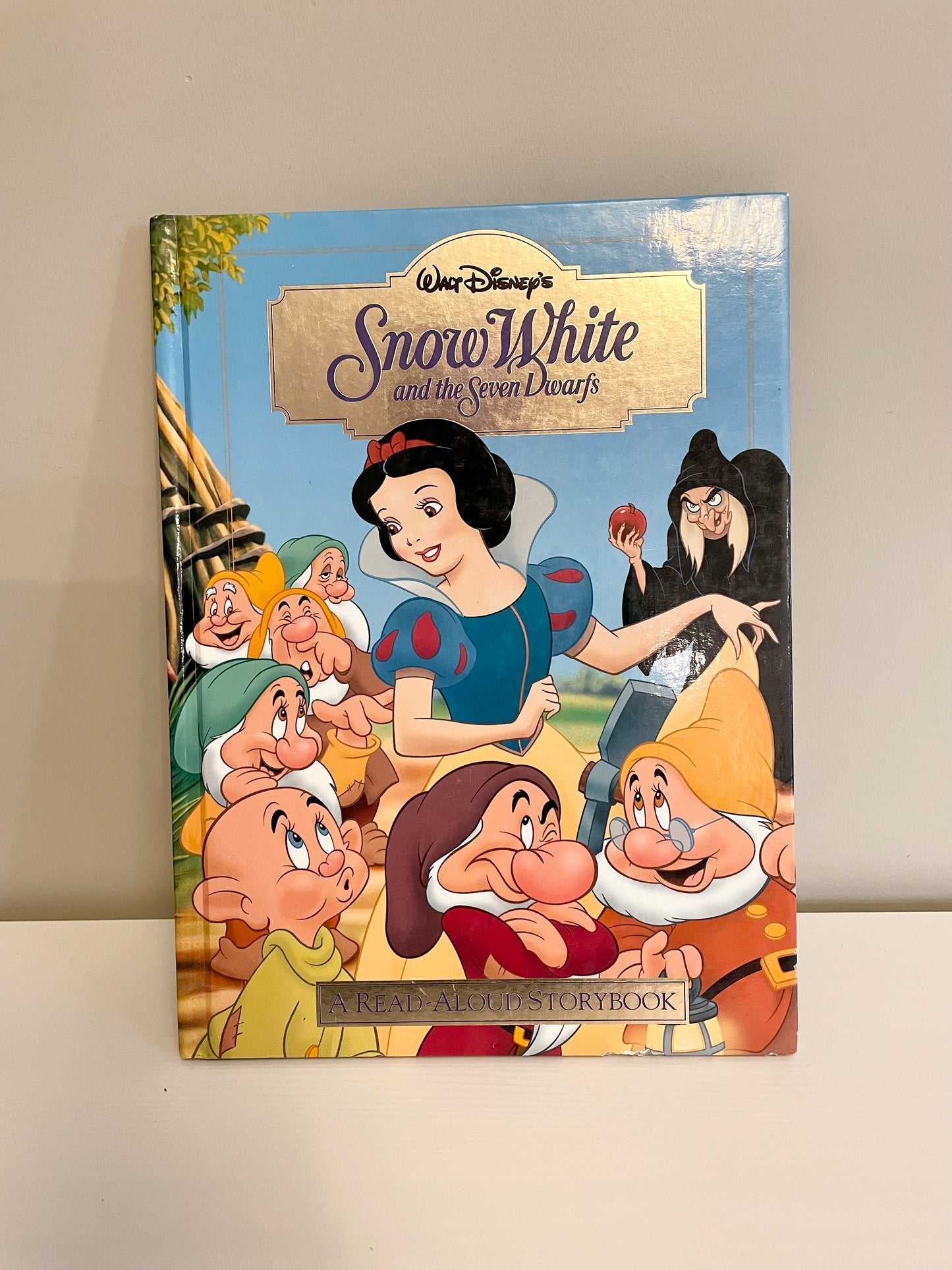Snow White Hardcover Book / 3-7 years