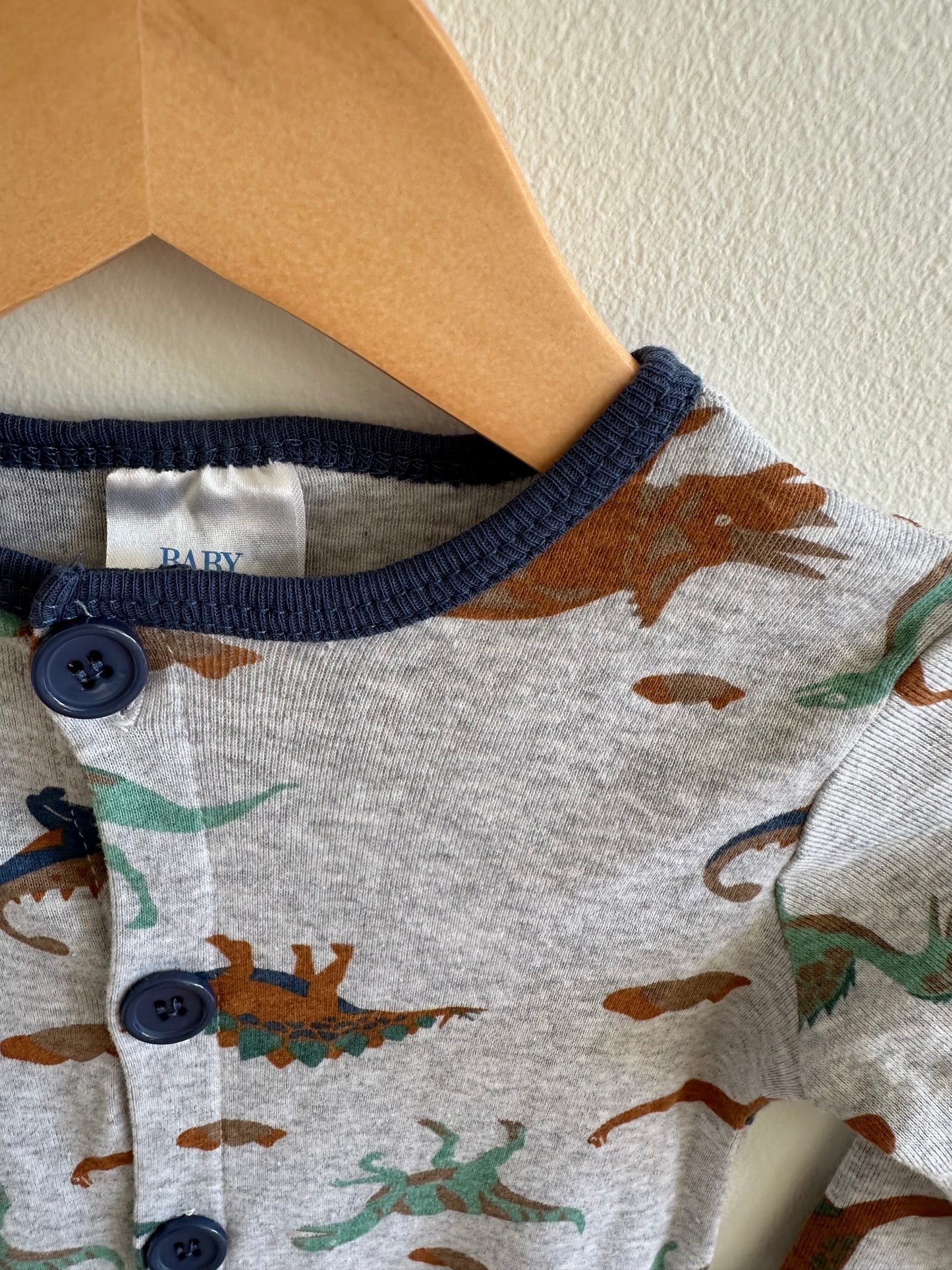 Button Up Dino Sleeper / 6-9m