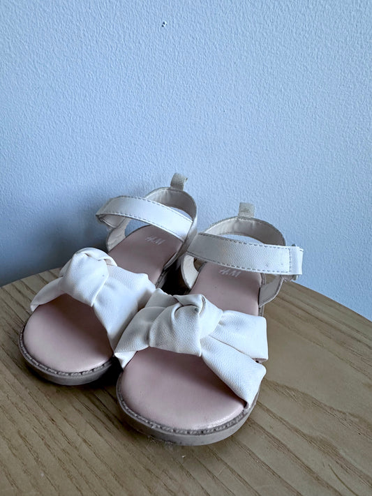 White Knotted Sandals / Size 11-18m