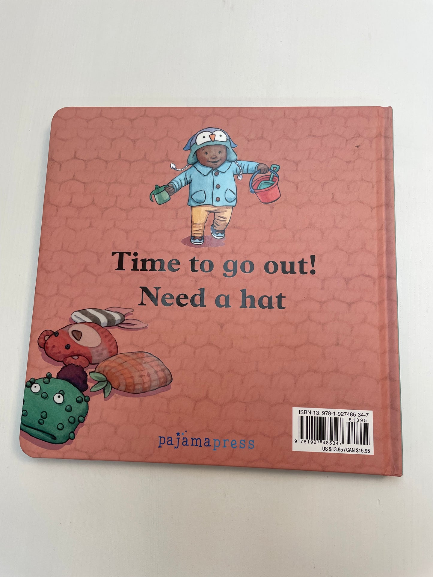 Hat On, Hat Off Board Book / 0-2 years