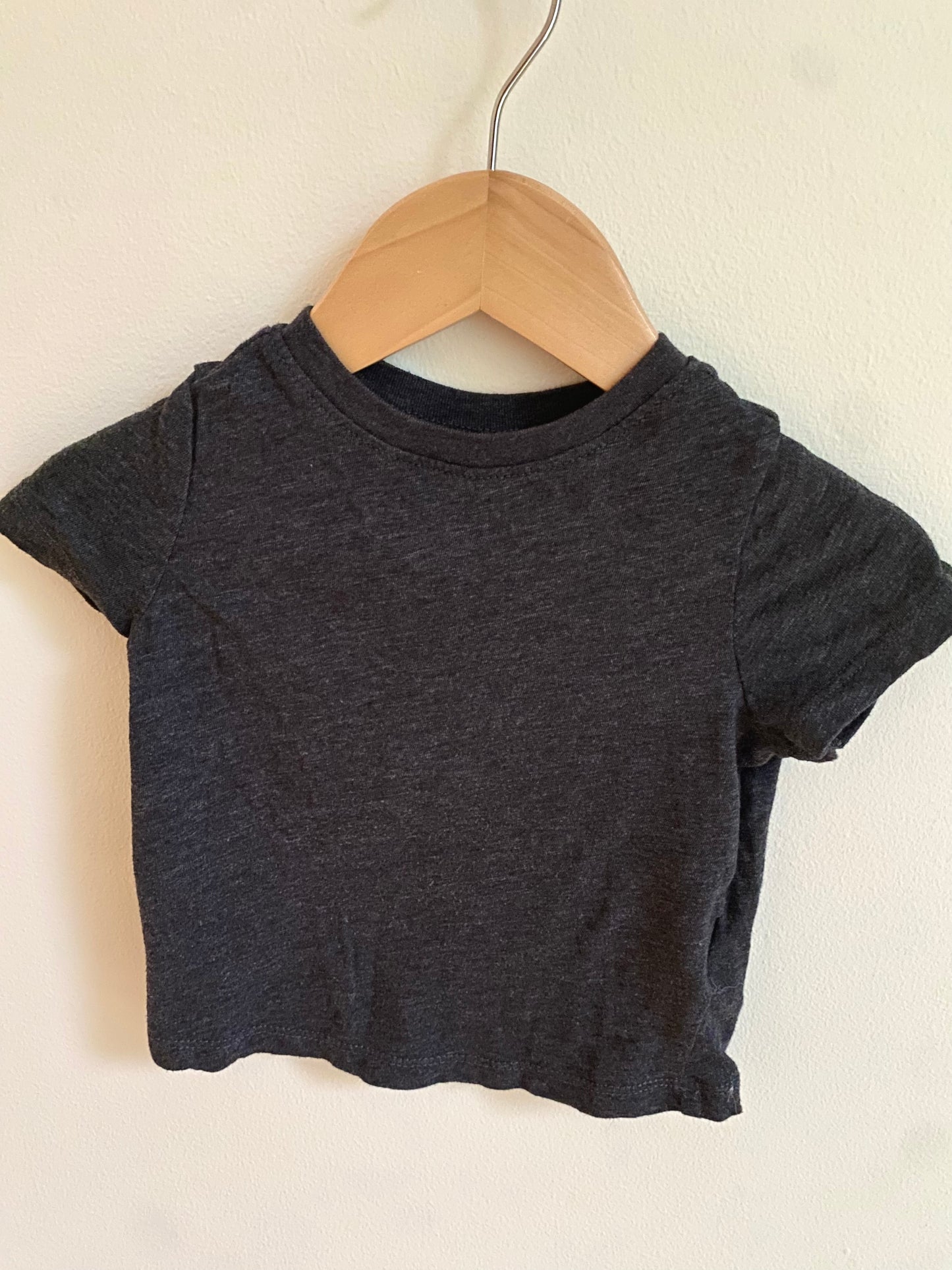 Dark Grey T-Shirt / 12-18m