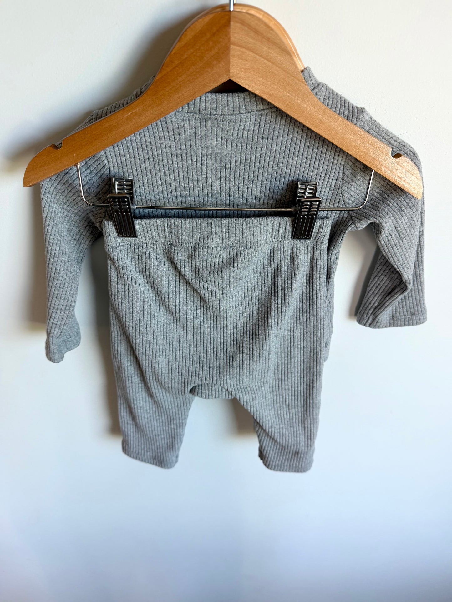Grey Ribbed Long Sleeve + Pants Set / 6-12m